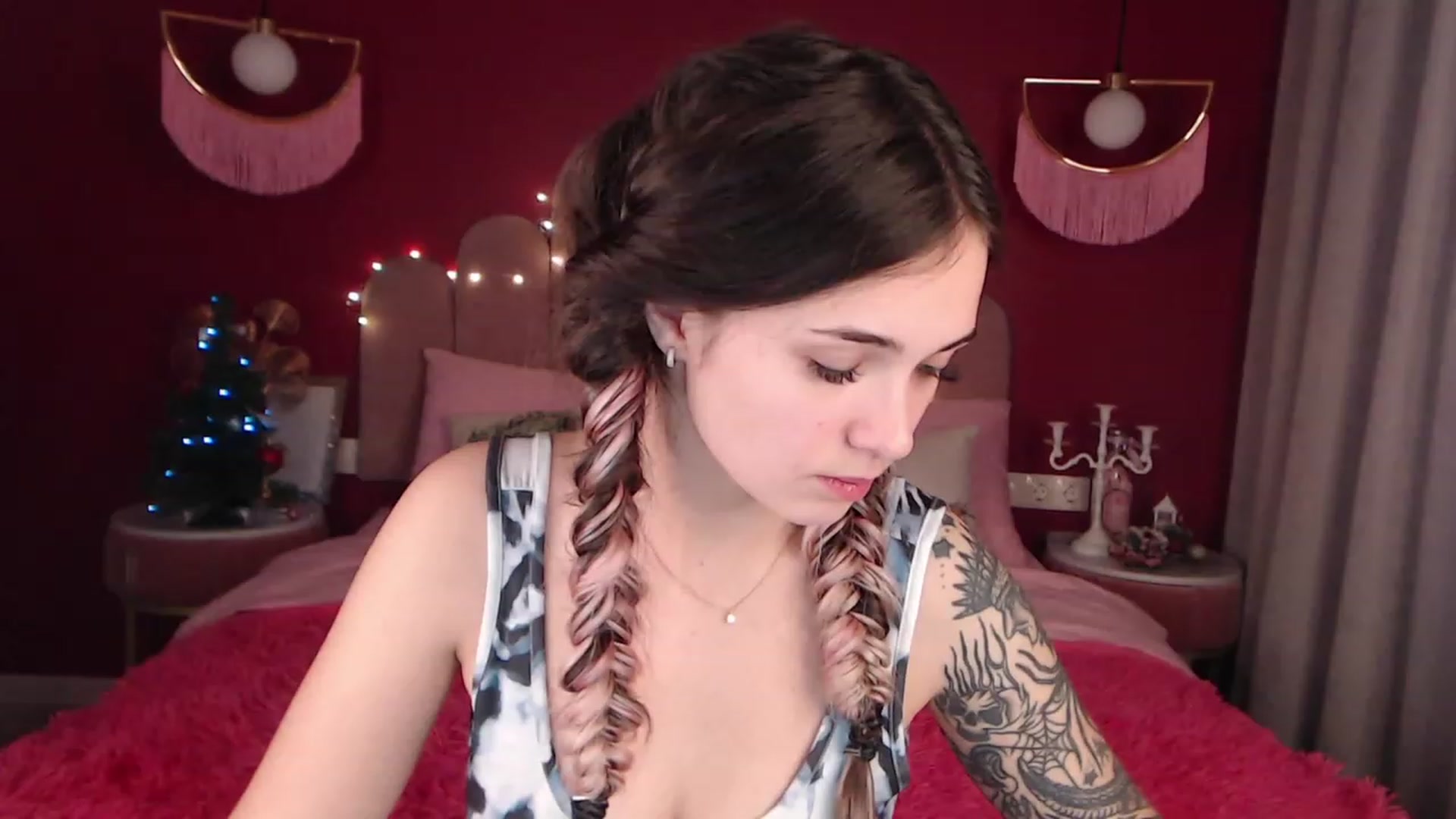Gallery image thumbnail from AmeliaMFC's myfreecams stream on, 12/15/2022, 13:10 image 1 of 20