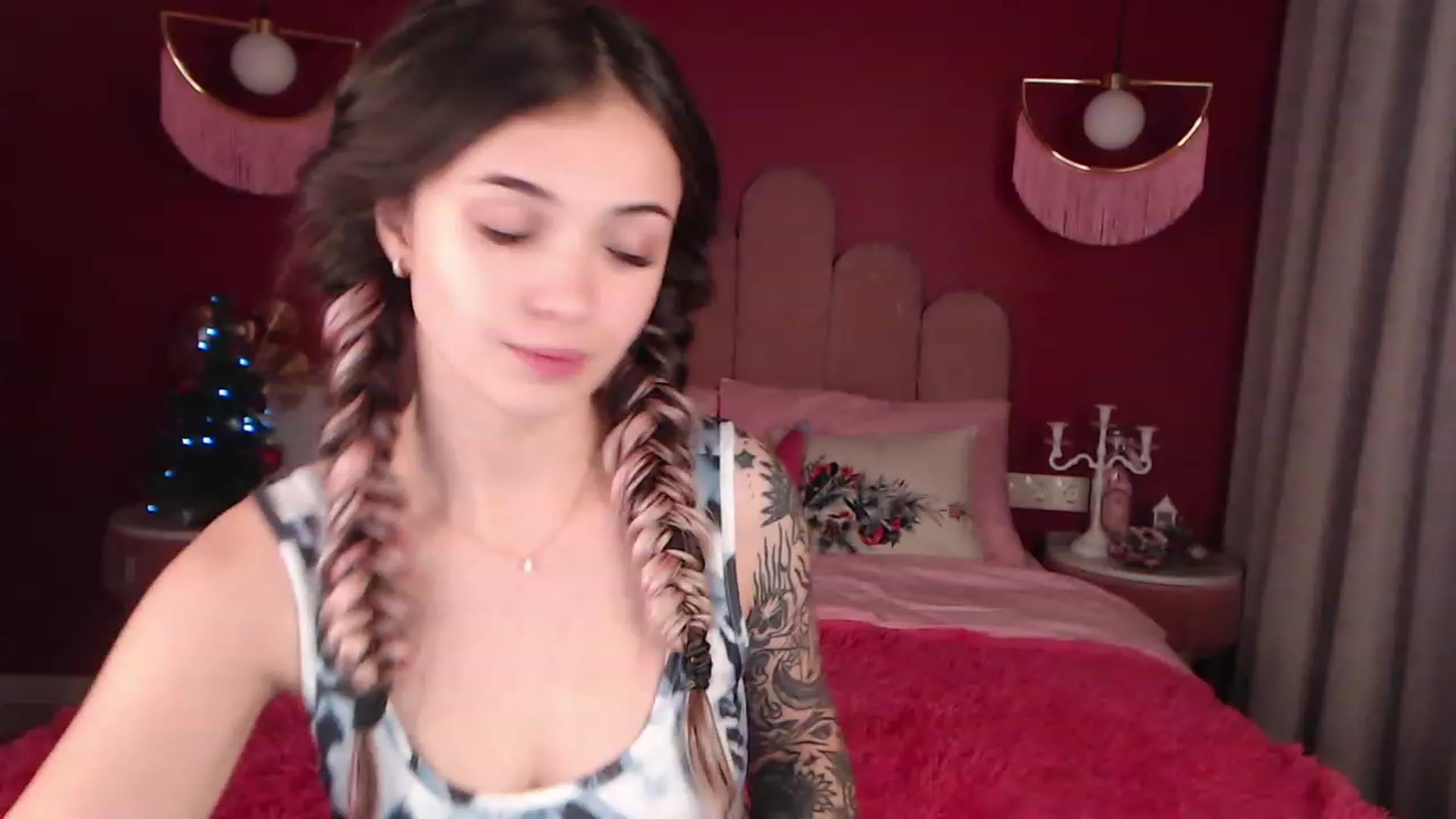 Gallery image thumbnail from AmeliaMFC's myfreecams stream on, 12/15/2022, 13:10 image 17 of 20
