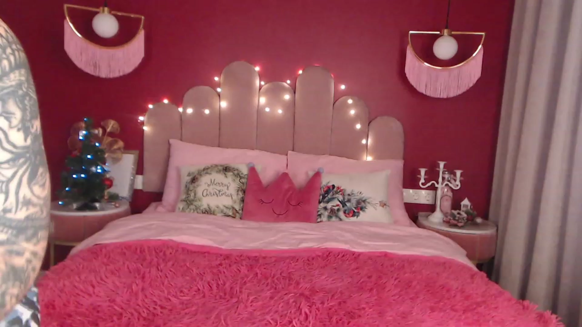 Gallery image thumbnail from AmeliaMFC's myfreecams stream on, 12/15/2022, 13:10 image 4 of 20