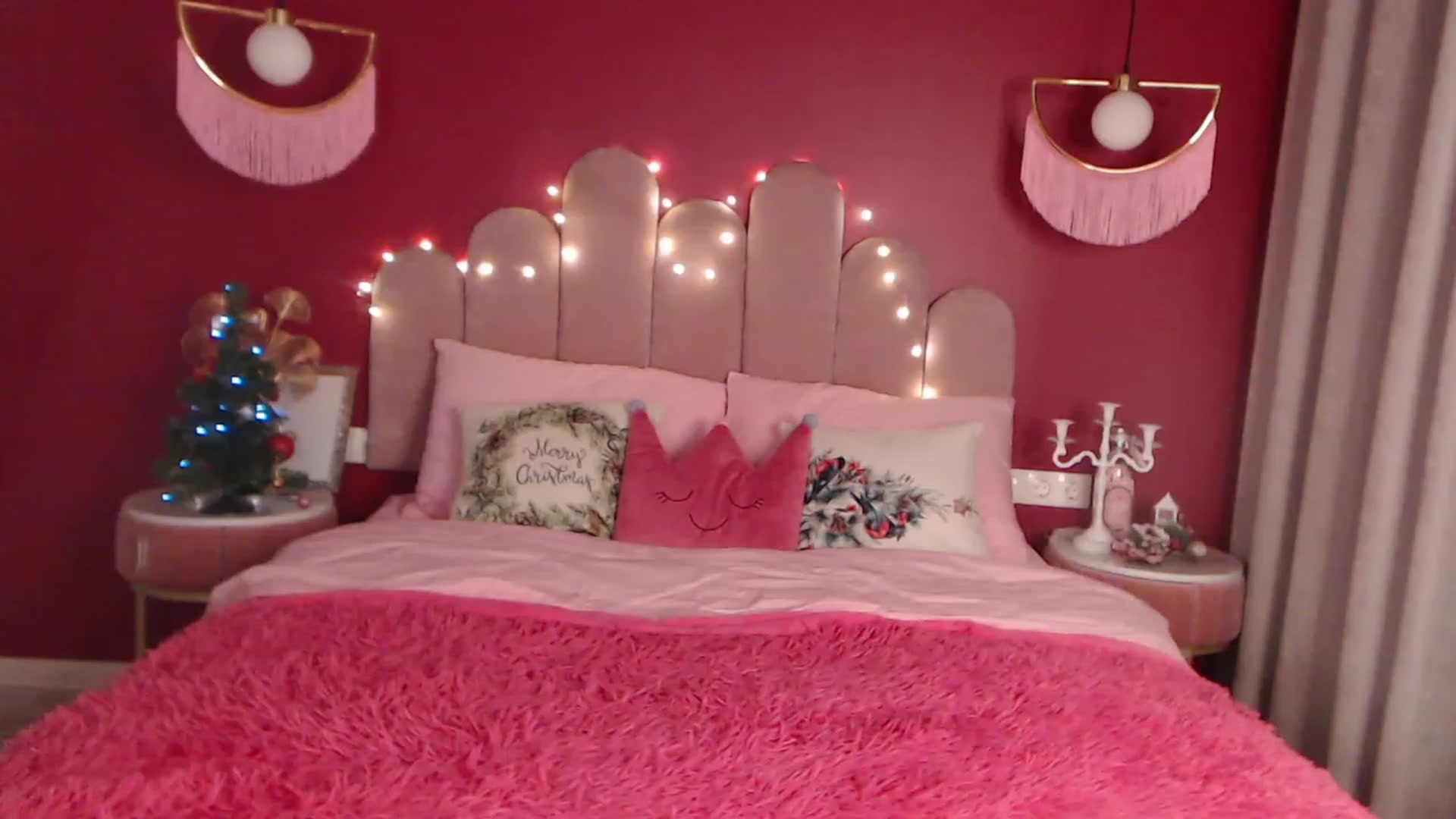 Gallery image thumbnail from AmeliaMFC's myfreecams stream on, 12/16/2022, 14:33 image 16 of 20