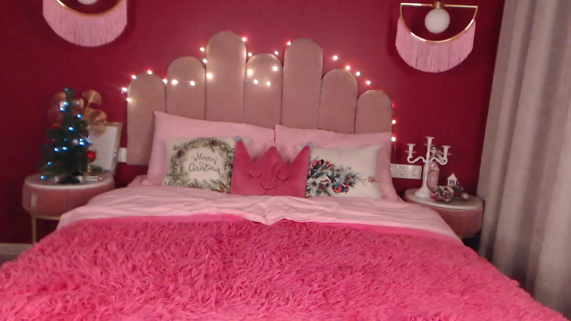 Gallery image thumbnail from AmeliaMFC's myfreecams stream on, 12/16/2022, 18:42 image 8 of 20