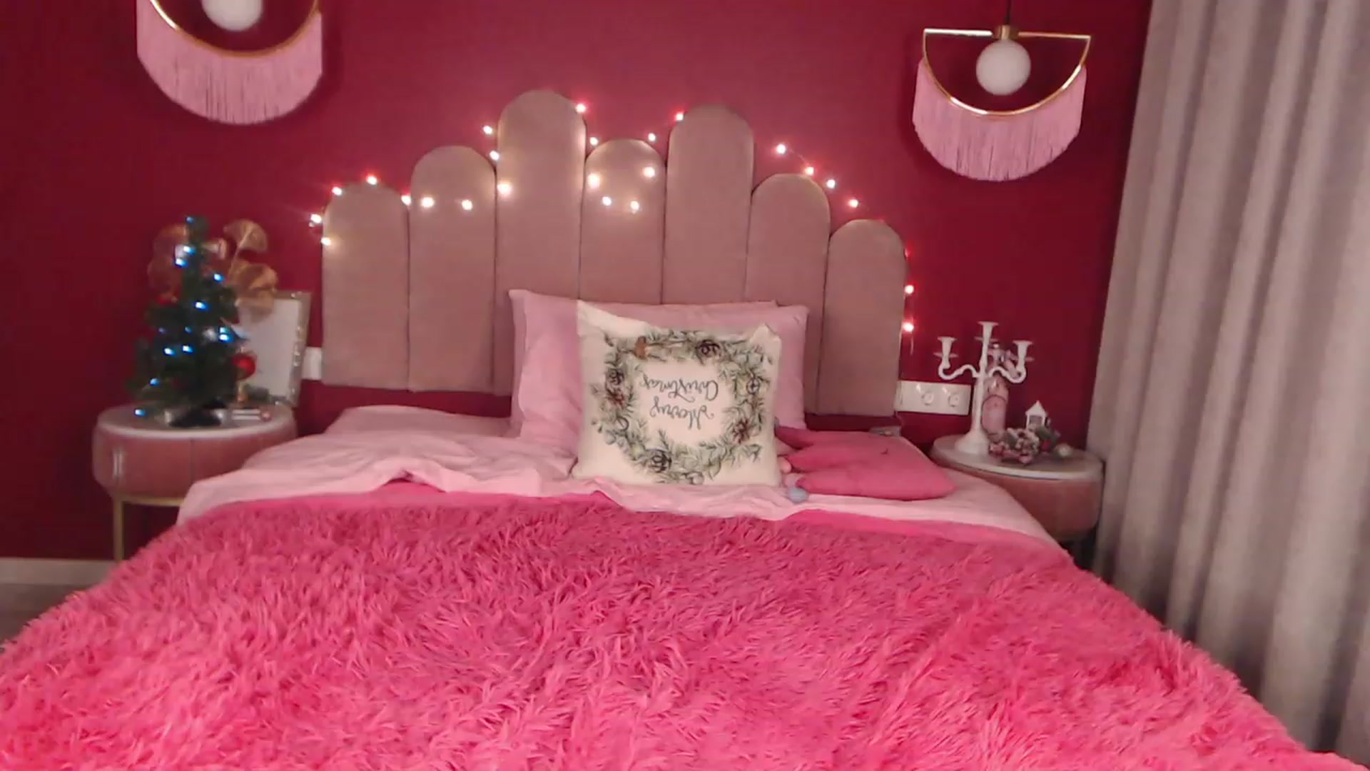 Gallery image thumbnail from AmeliaMFC's myfreecams stream on, 12/16/2022, 19:17 image 19 of 20