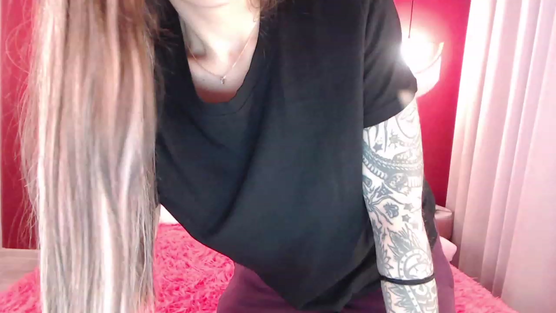 Gallery image thumbnail from AmeliaMFC's myfreecams stream on, 12/19/2022, 13:36 image 8 of 20