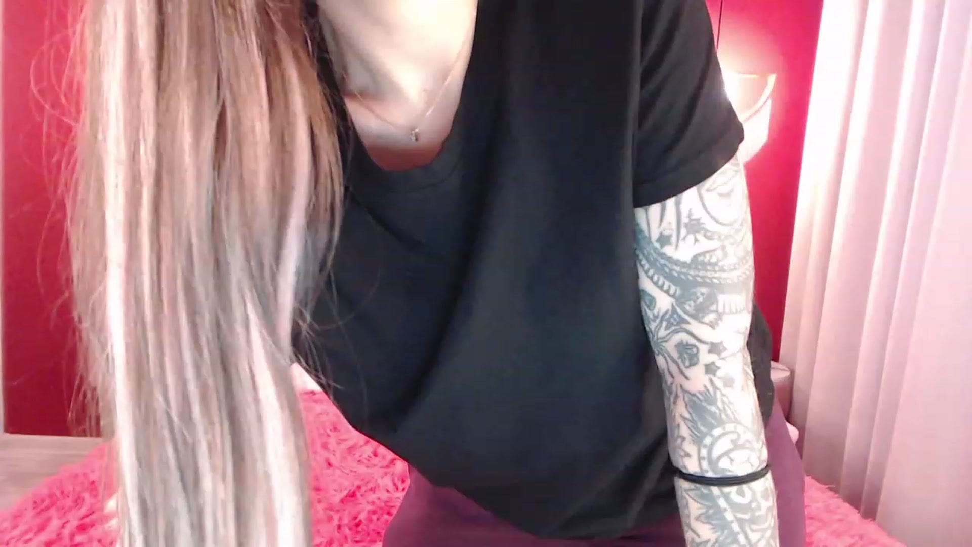 Gallery image thumbnail from AmeliaMFC's myfreecams stream on, 12/19/2022, 13:36 image 6 of 20