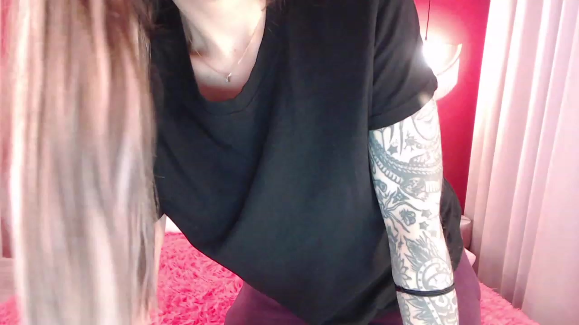 Gallery image thumbnail from AmeliaMFC's myfreecams stream on, 12/19/2022, 13:36 image 7 of 20