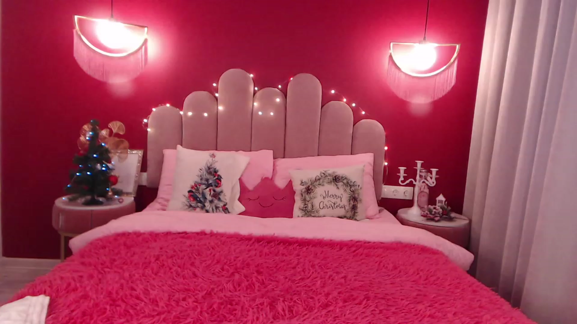 Gallery image thumbnail from AmeliaMFC's myfreecams stream on, 12/19/2022, 13:36 image 14 of 20