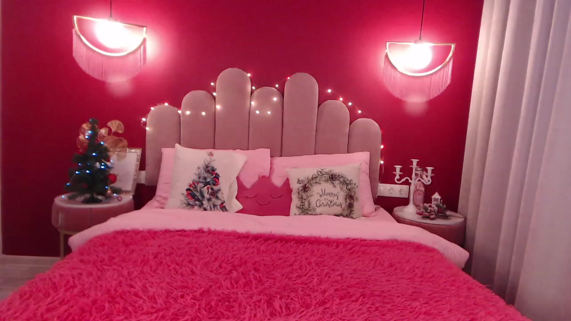 Gallery image thumbnail from AmeliaMFC's myfreecams stream on, 12/19/2022, 13:36 image 12 of 20