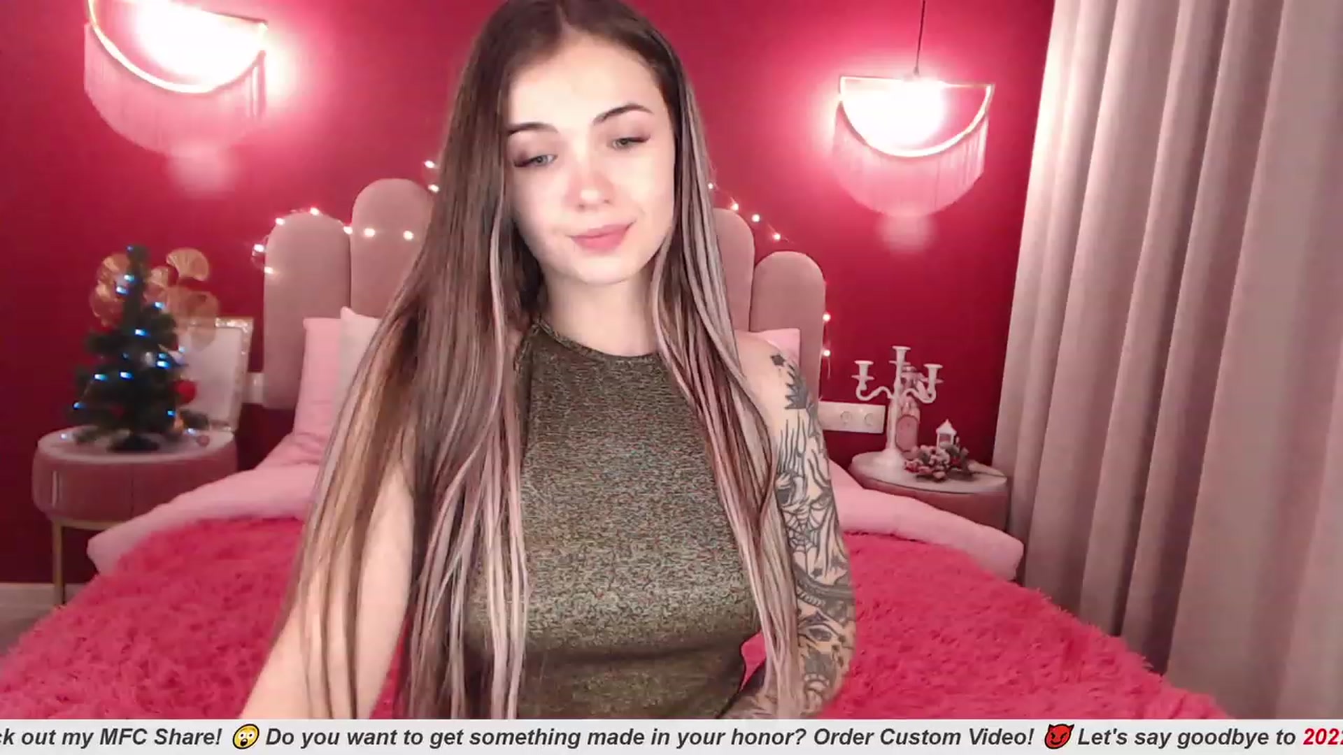Gallery image thumbnail from AmeliaMFC's myfreecams stream on, 12/19/2022, 19:32 image 4 of 20