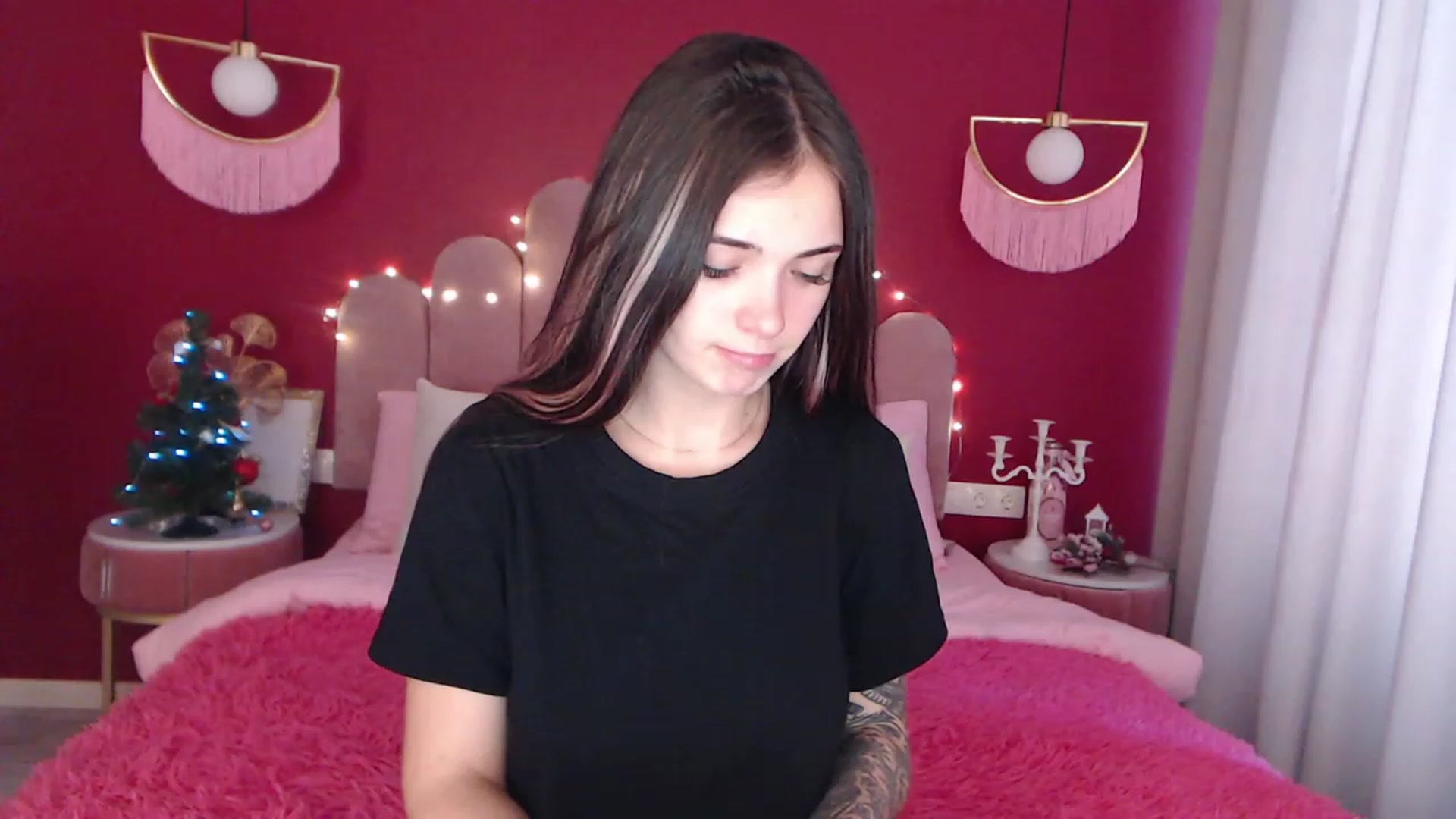 Gallery image thumbnail from AmeliaMFC's myfreecams stream on, 12/20/2022, 07:43 image 13 of 20