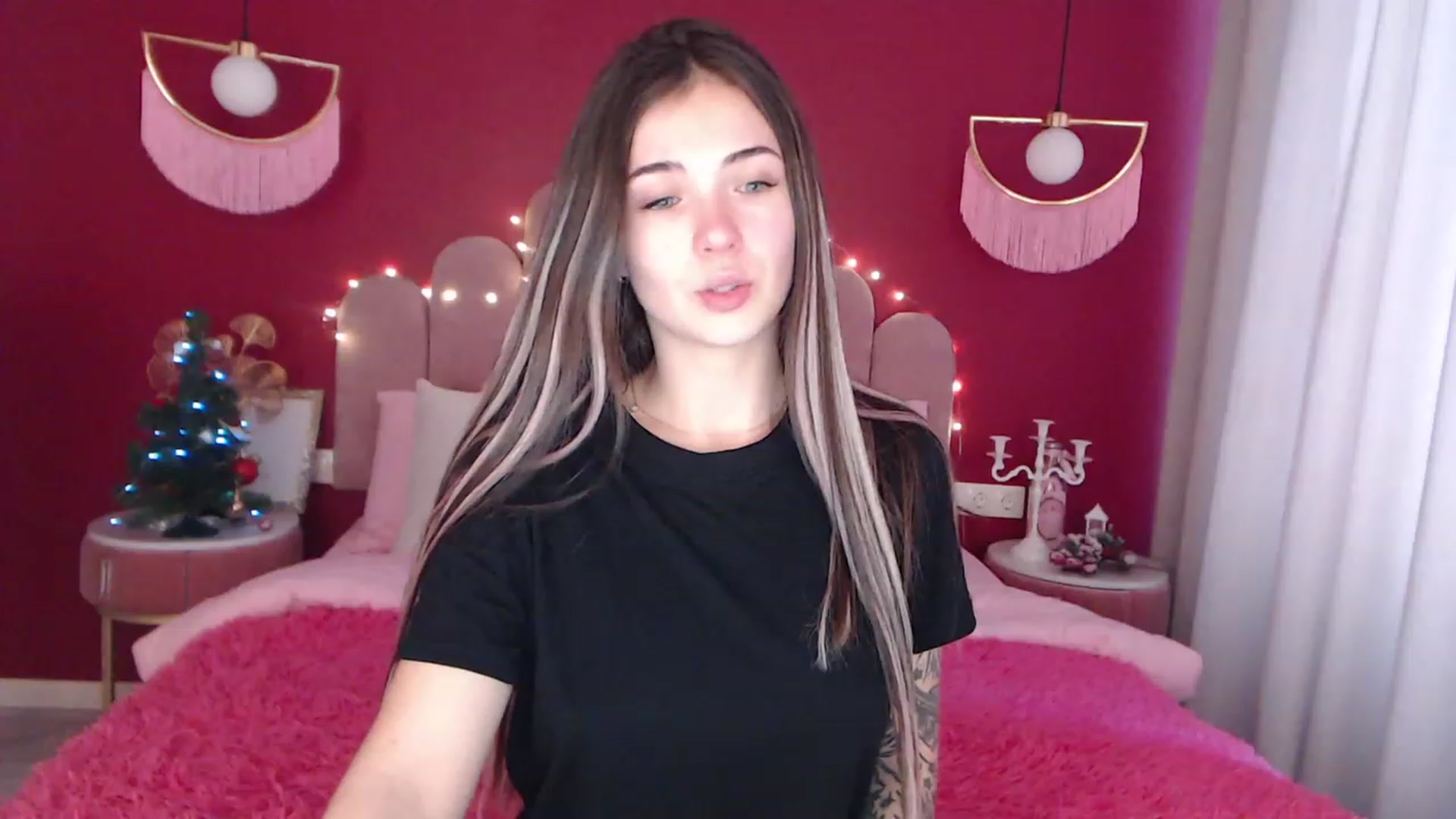 Gallery image thumbnail from AmeliaMFC's myfreecams stream on, 12/20/2022, 07:43 image 17 of 20
