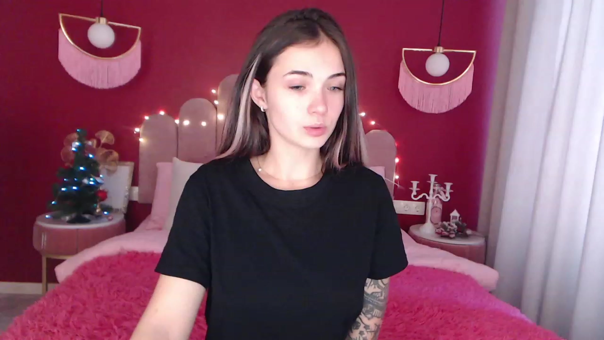 Gallery image thumbnail from AmeliaMFC's myfreecams stream on, 12/20/2022, 07:43 image 19 of 20
