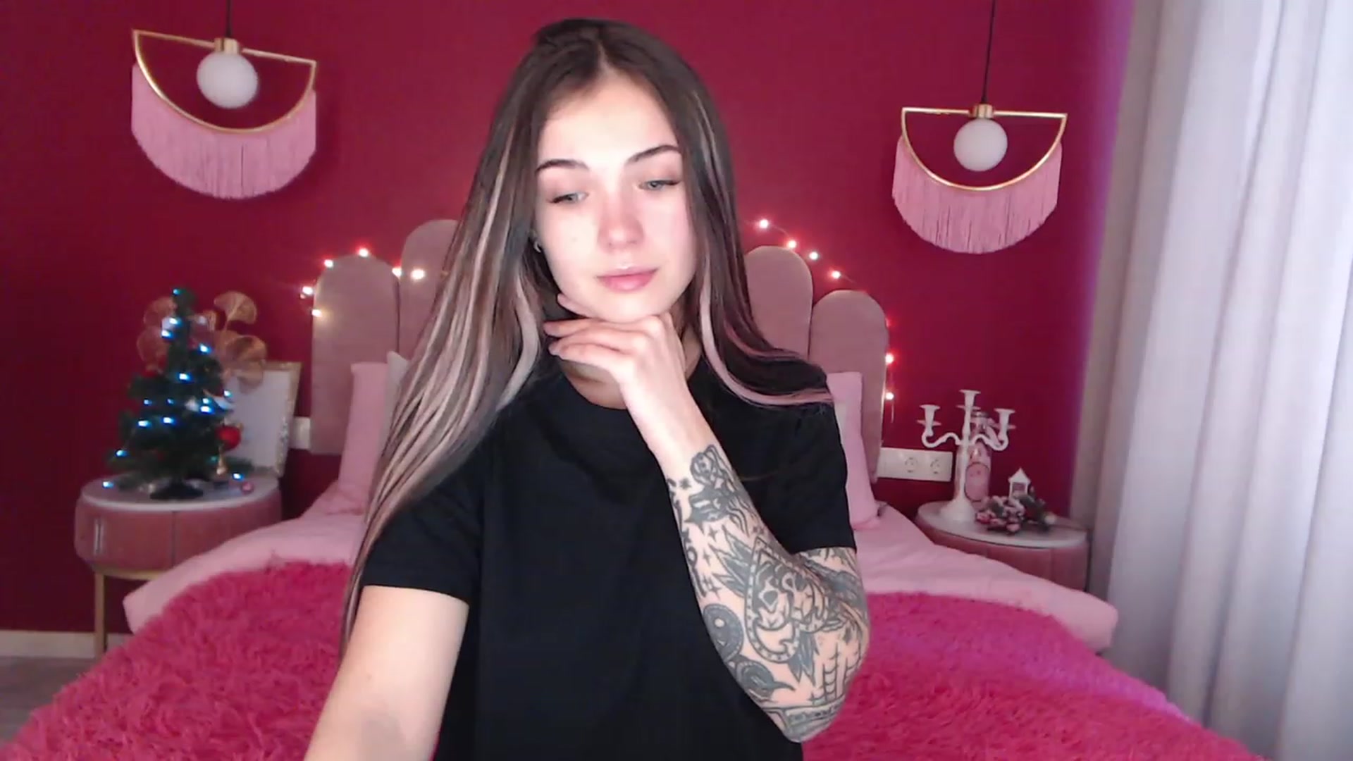 Gallery image thumbnail from AmeliaMFC's myfreecams stream on, 12/20/2022, 07:43 image 12 of 20