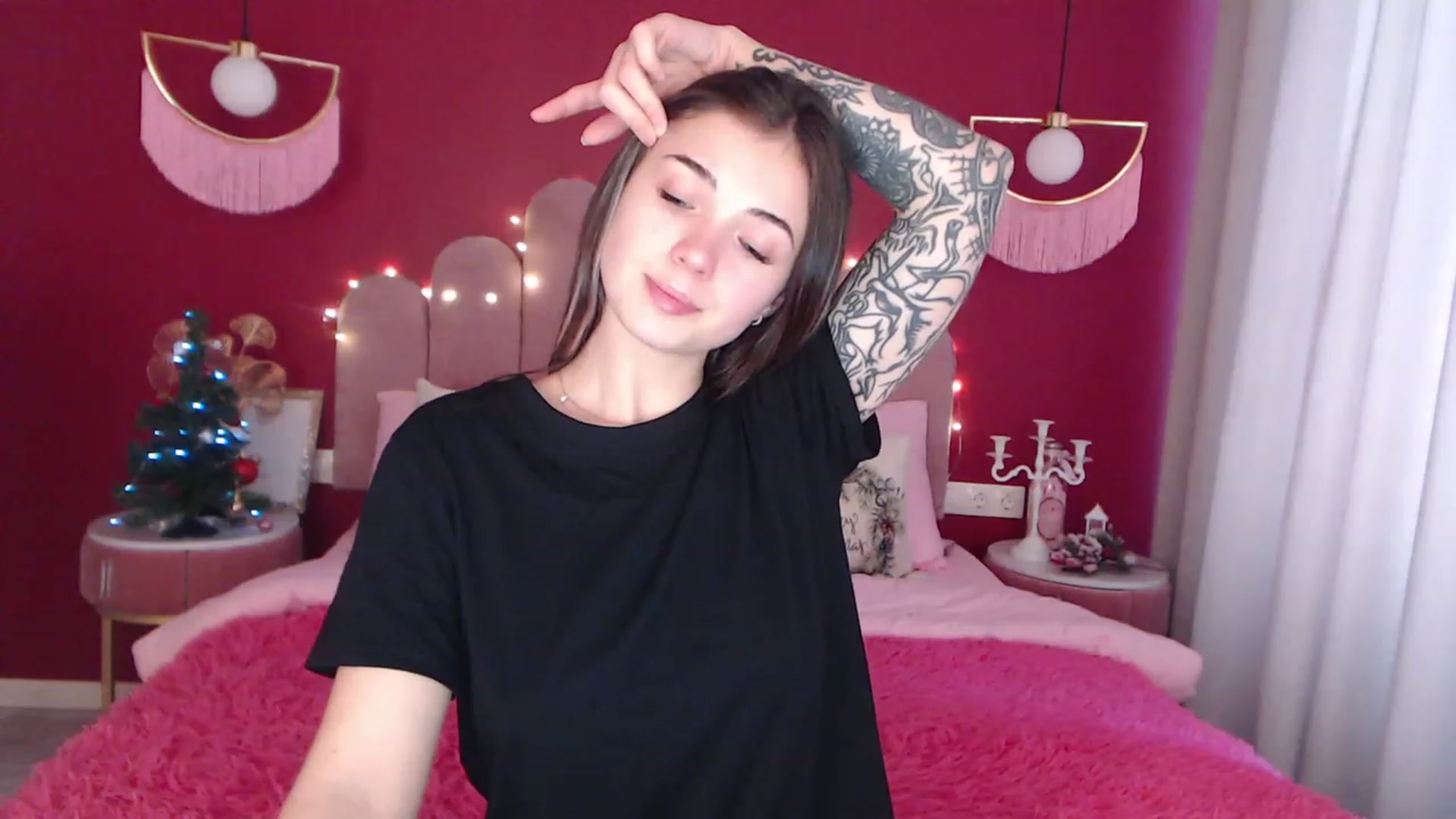 Gallery image thumbnail from AmeliaMFC's myfreecams stream on, 12/20/2022, 07:43 image 18 of 20