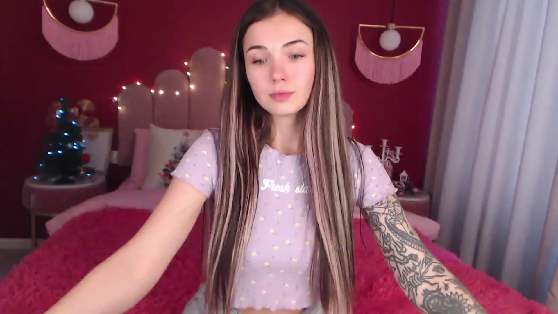 Gallery image thumbnail from AmeliaMFC's myfreecams stream on, 12/20/2022, 08:14 image 4 of 20