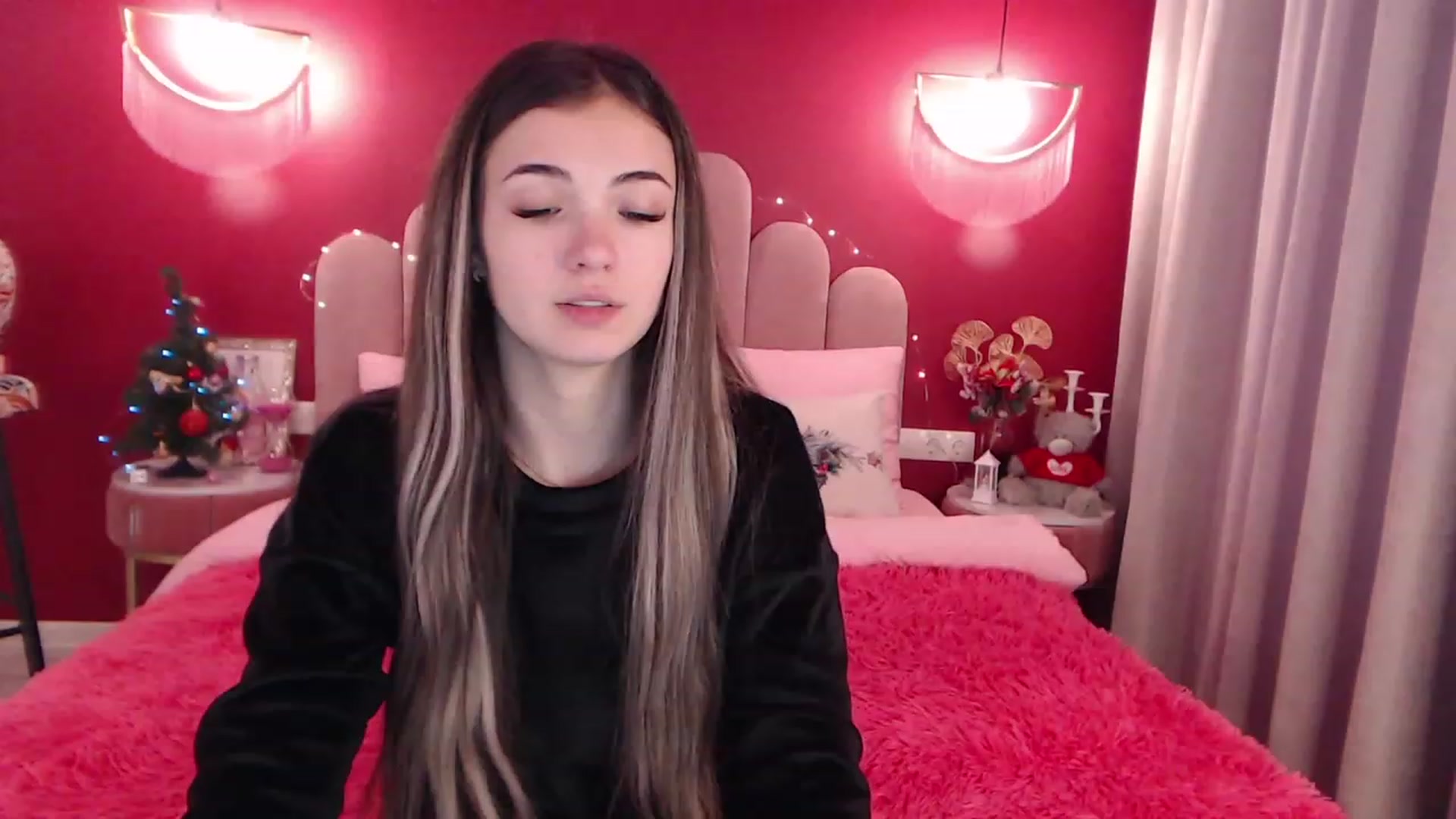 Gallery image thumbnail from AmeliaMFC's myfreecams stream on, 12/28/2022, 14:07 image 3 of 20