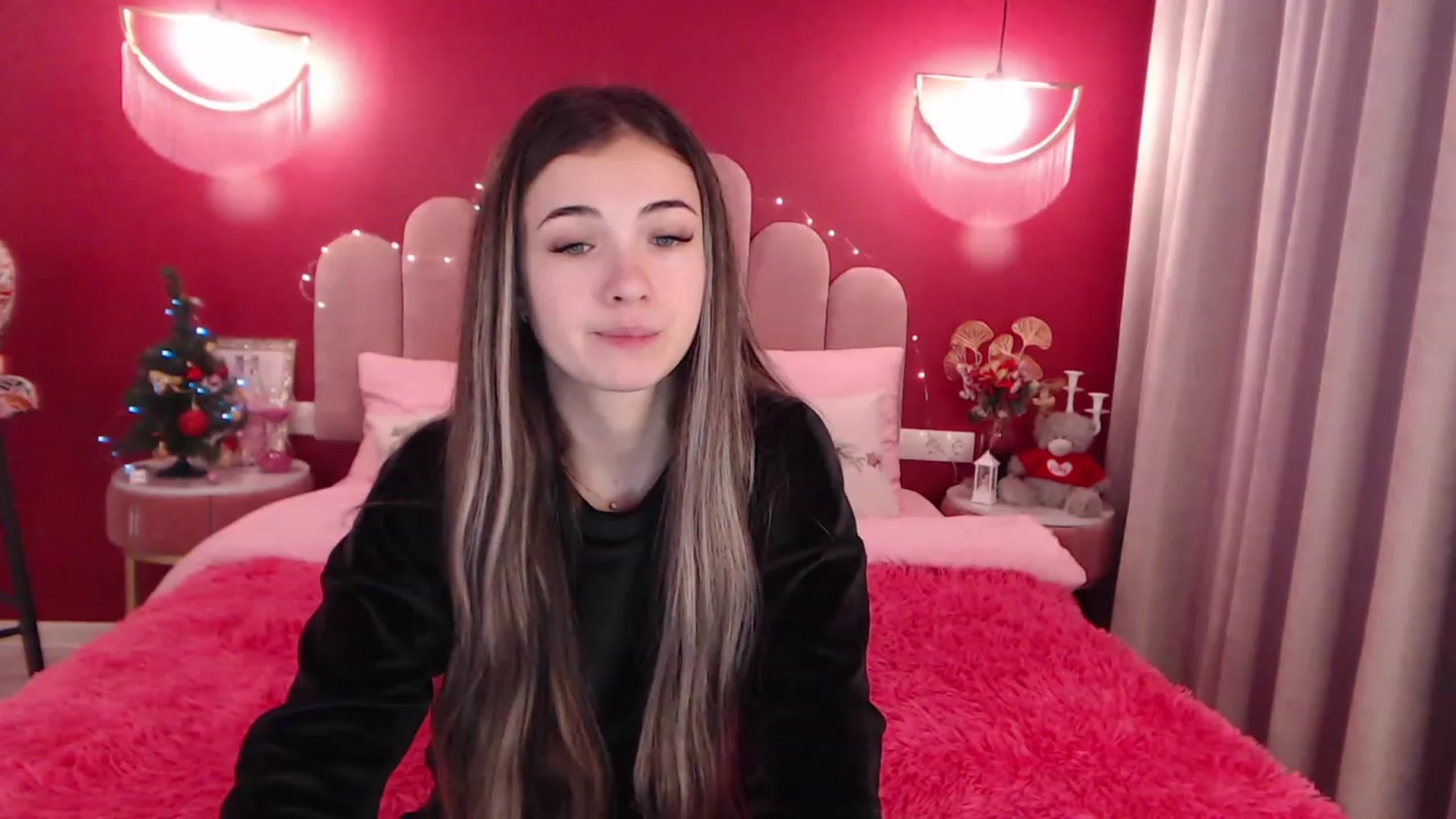 Gallery image thumbnail from AmeliaMFC's myfreecams stream on, 12/28/2022, 14:07 image 15 of 20