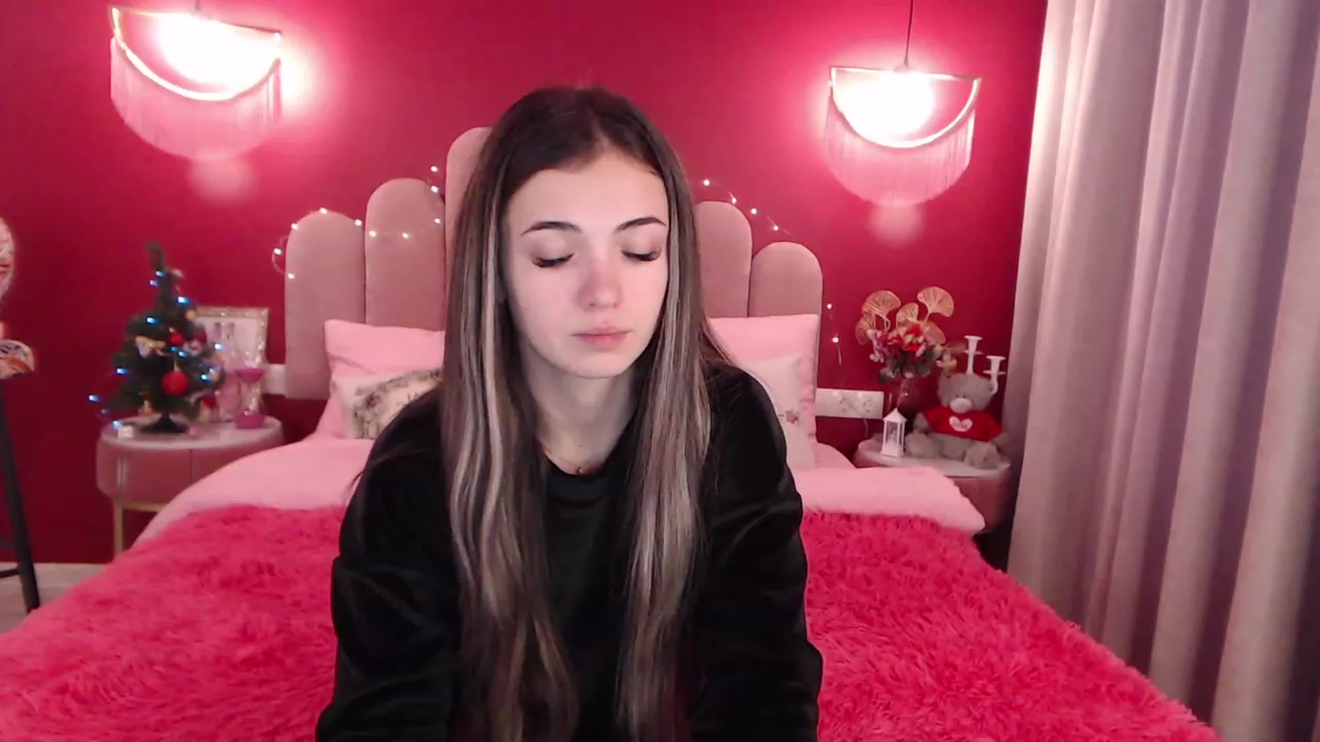 Gallery image thumbnail from AmeliaMFC's myfreecams stream on, 12/28/2022, 14:07 image 8 of 20