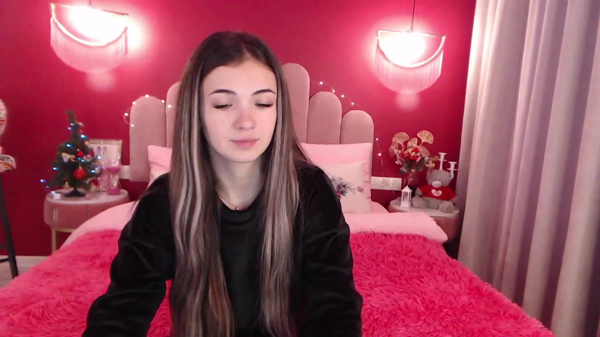 Gallery image thumbnail from AmeliaMFC's myfreecams stream on, 12/28/2022, 14:07 image 6 of 20