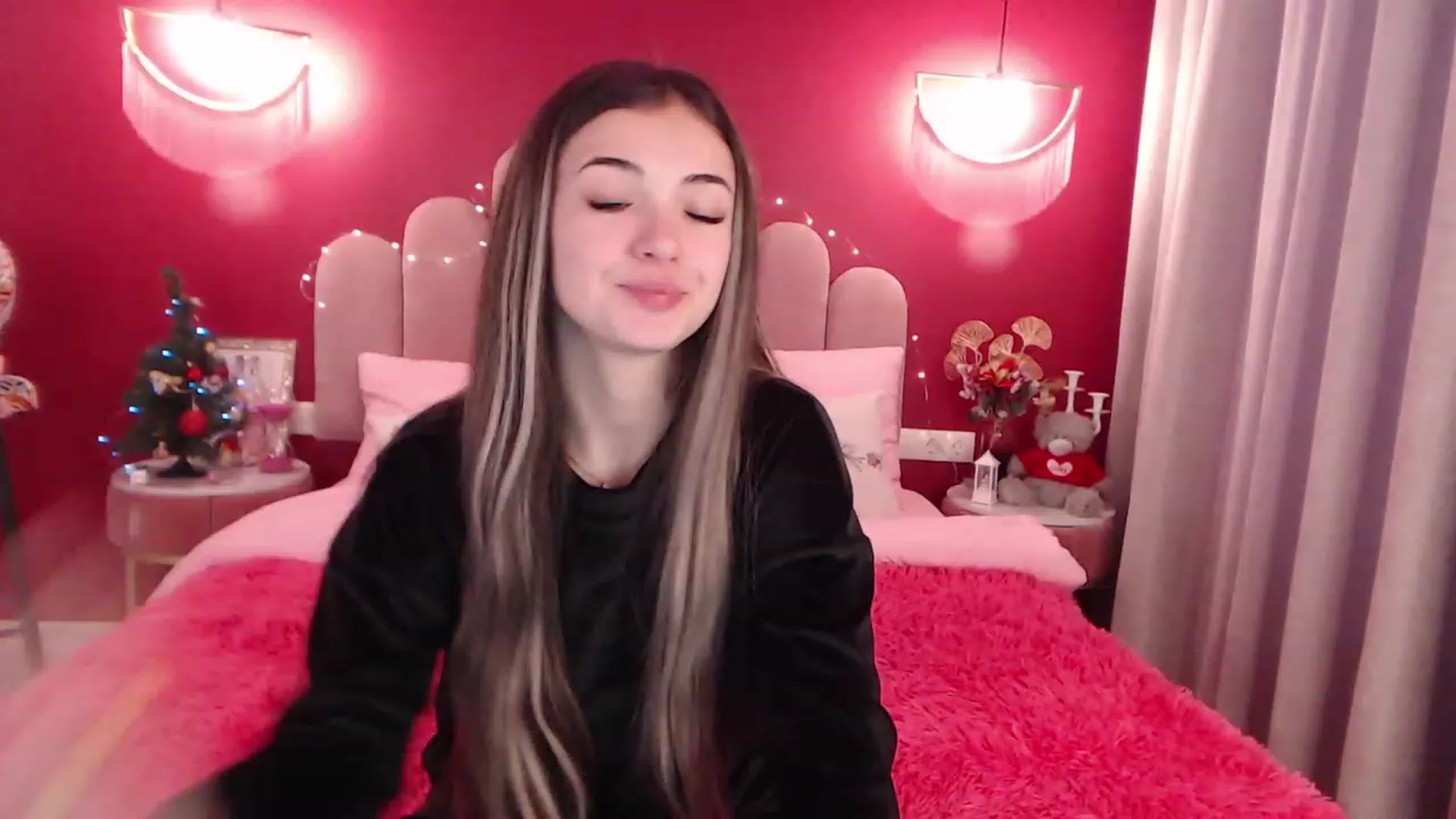 Gallery image thumbnail from AmeliaMFC's myfreecams stream on, 12/28/2022, 14:07 image 4 of 20