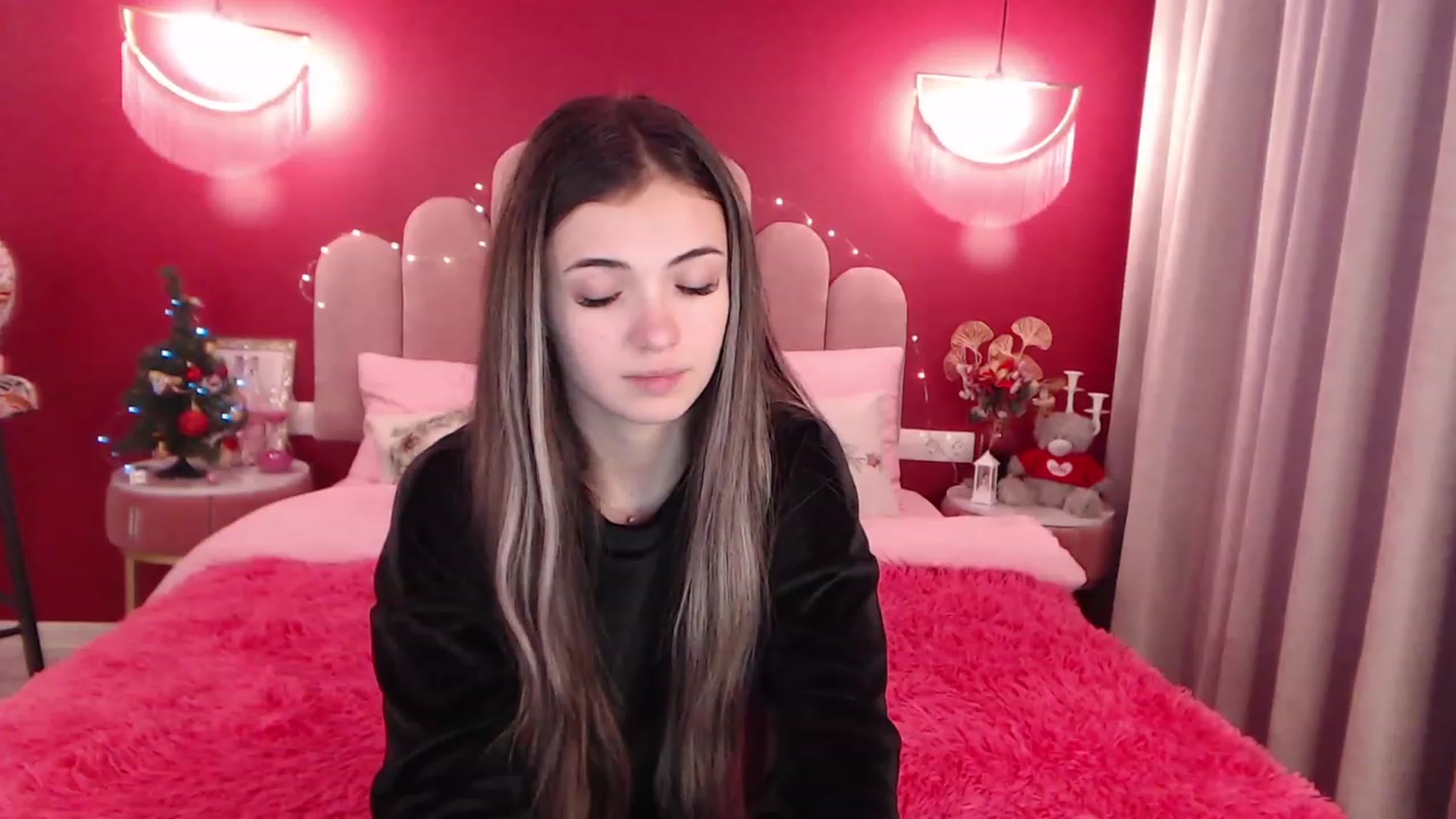 Gallery image thumbnail from AmeliaMFC's myfreecams stream on, 12/28/2022, 14:07 image 20 of 20