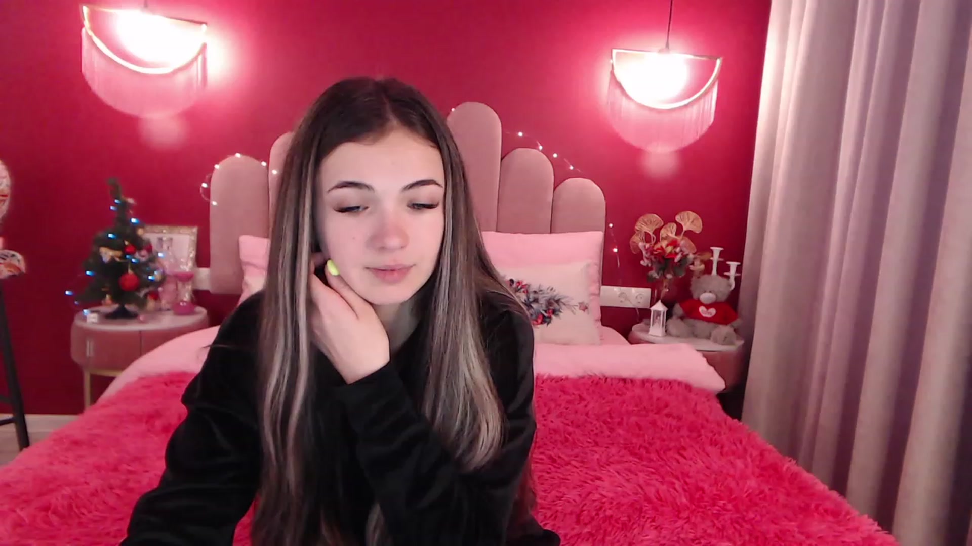 Gallery image thumbnail from AmeliaMFC's myfreecams stream on, 12/28/2022, 14:07 image 14 of 20