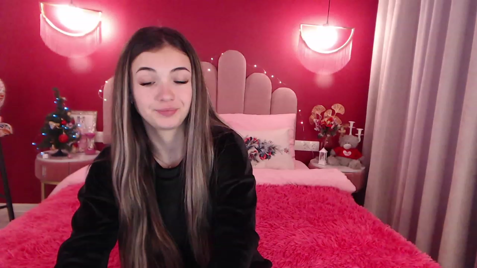Gallery image thumbnail from AmeliaMFC's myfreecams stream on, 12/28/2022, 14:07 image 9 of 20
