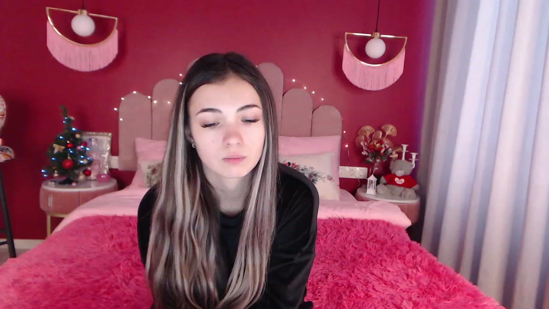Gallery image thumbnail from AmeliaMFC's myfreecams stream on, 12/29/2022, 08:22 image 18 of 20
