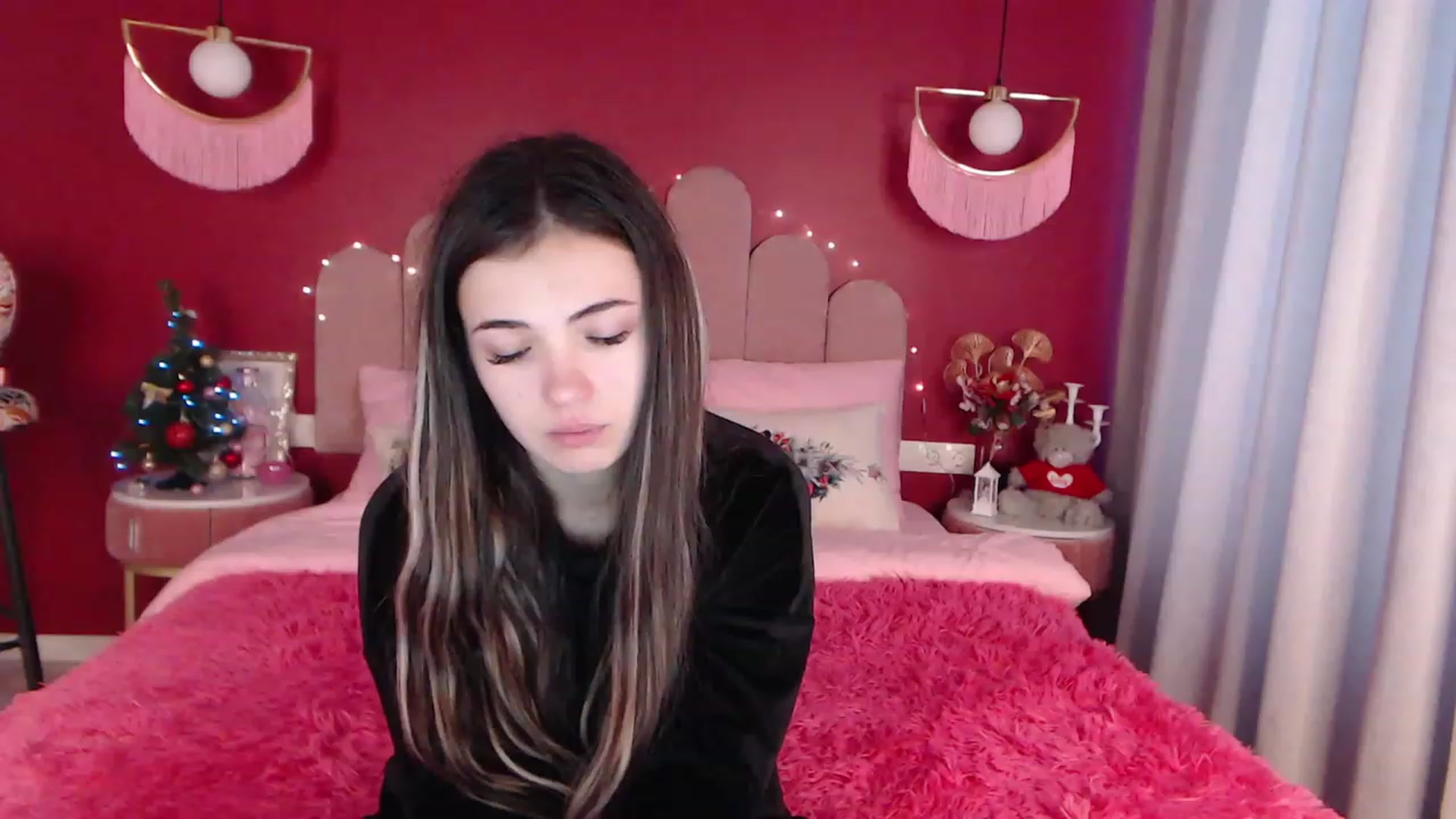 Gallery image thumbnail from AmeliaMFC's myfreecams stream on, 12/29/2022, 08:22 image 2 of 20