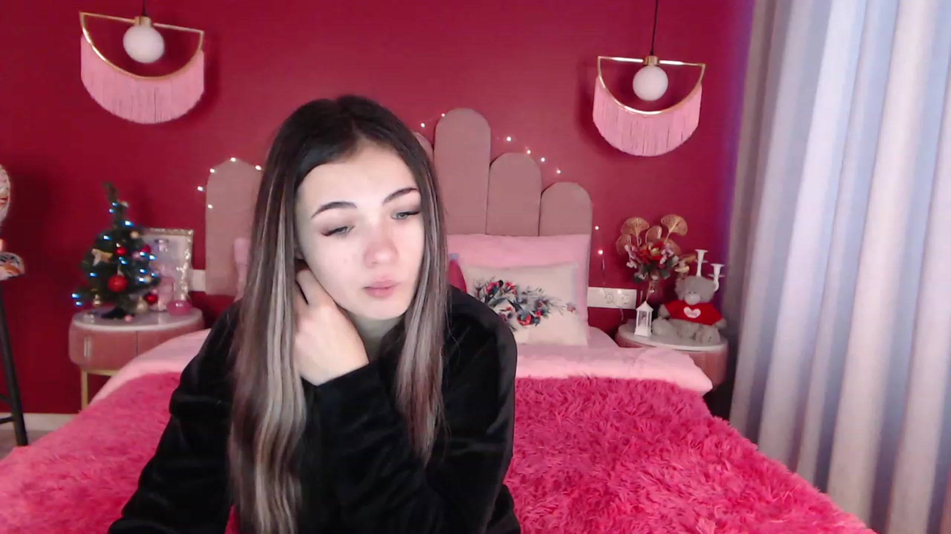 Gallery image thumbnail from AmeliaMFC's myfreecams stream on, 12/29/2022, 08:22 image 13 of 20