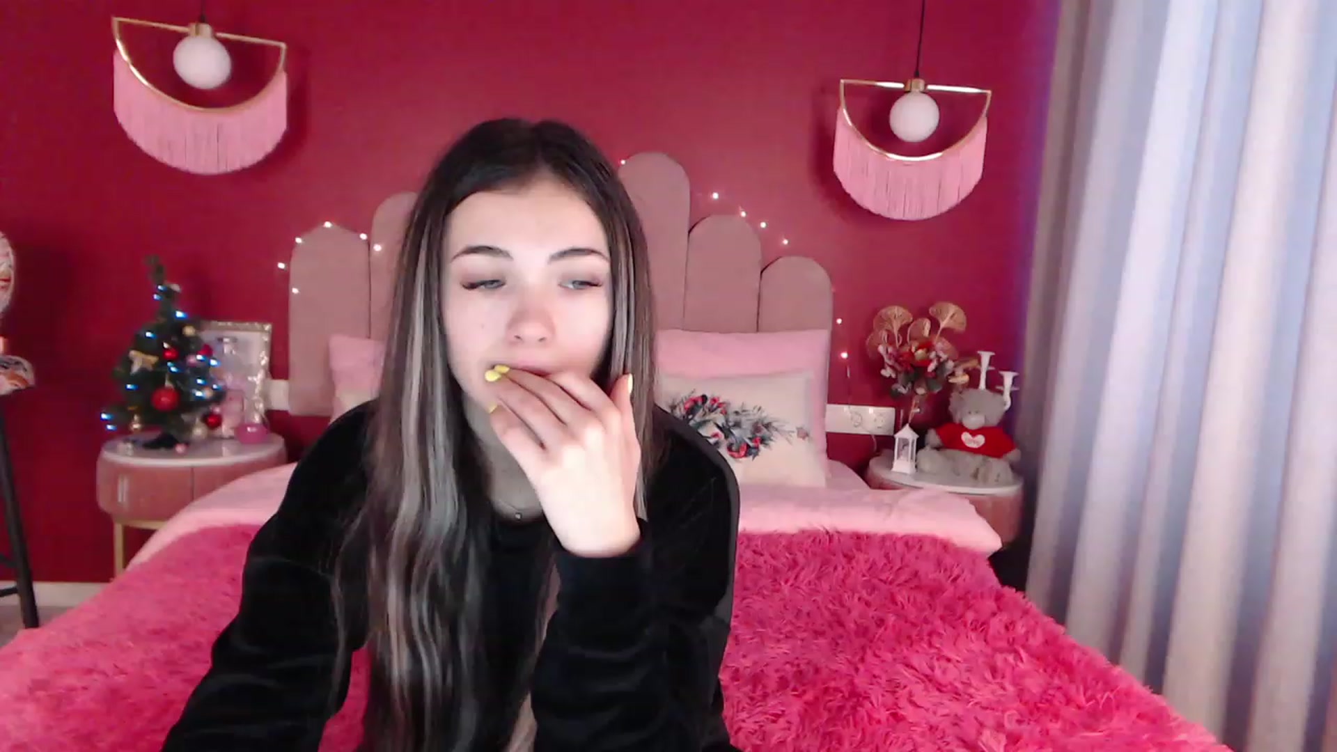 Gallery image thumbnail from AmeliaMFC's myfreecams stream on, 12/29/2022, 08:22 image 12 of 20