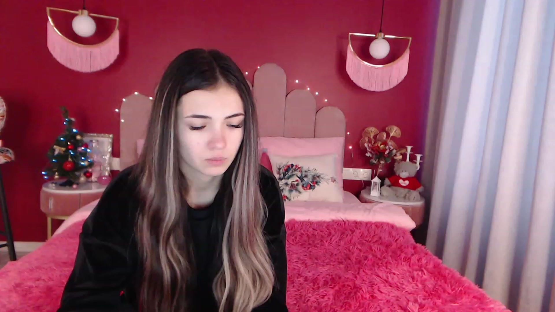 Gallery image thumbnail from AmeliaMFC's myfreecams stream on, 12/29/2022, 08:22 image 7 of 20