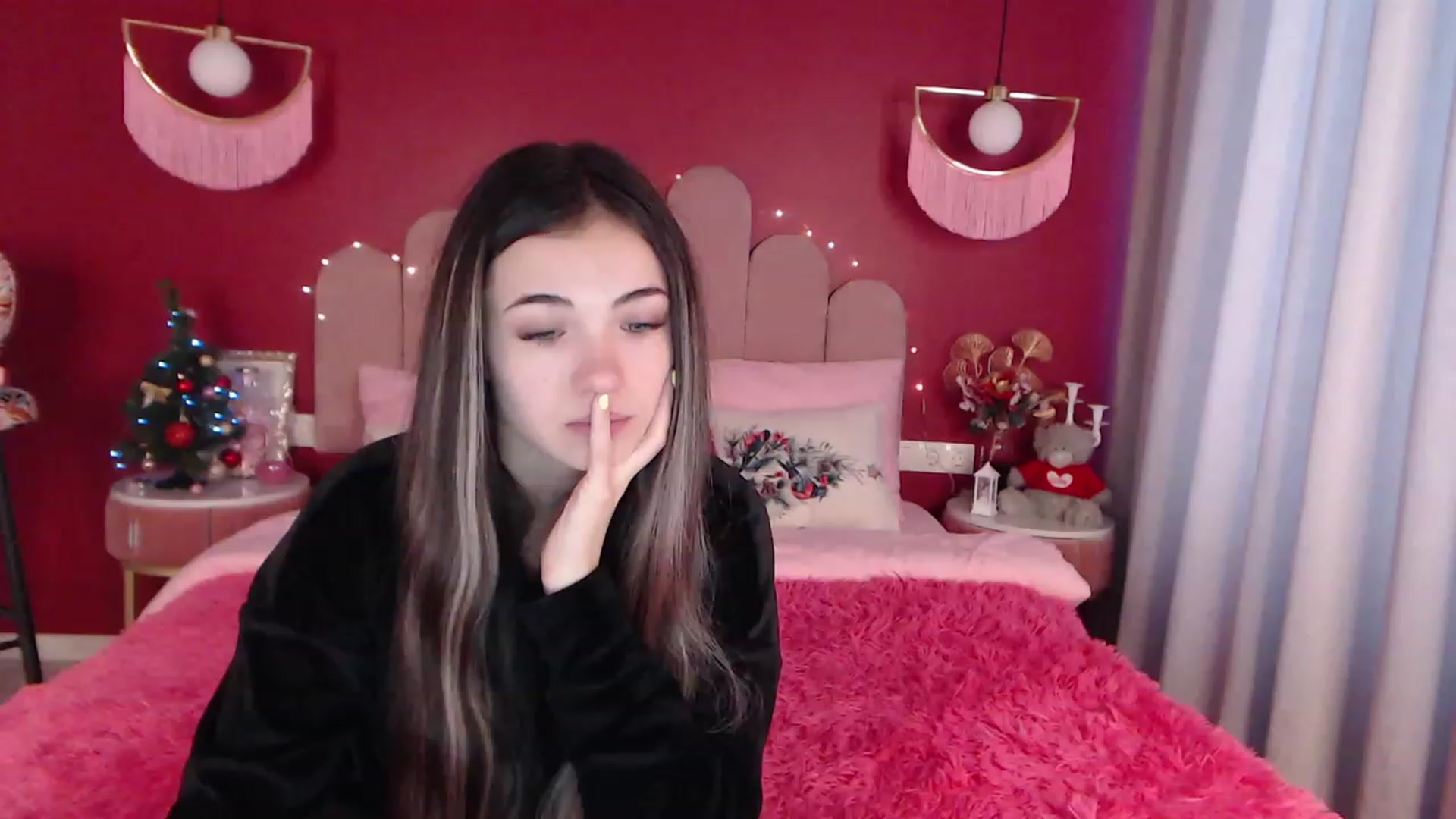 Gallery image thumbnail from AmeliaMFC's myfreecams stream on, 12/29/2022, 08:22 image 10 of 20