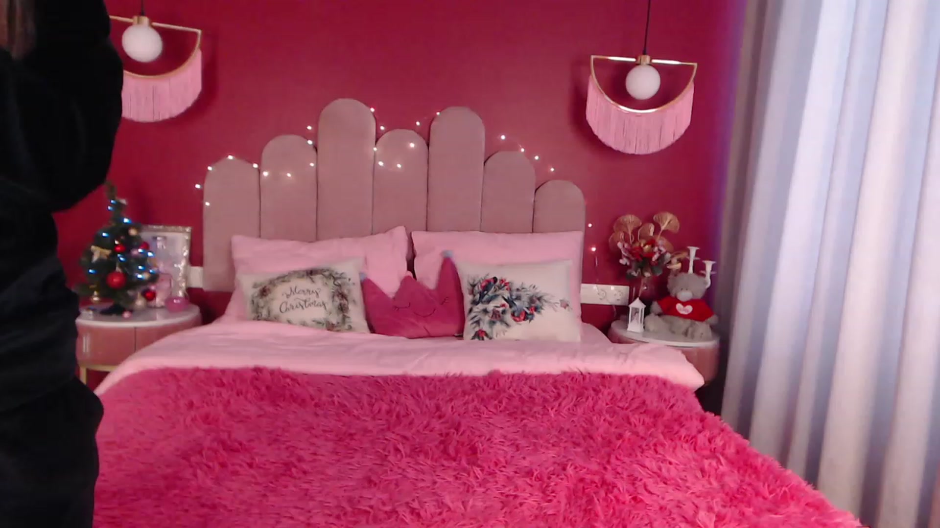Gallery image thumbnail from AmeliaMFC's myfreecams stream on, 12/29/2022, 08:22 image 20 of 20