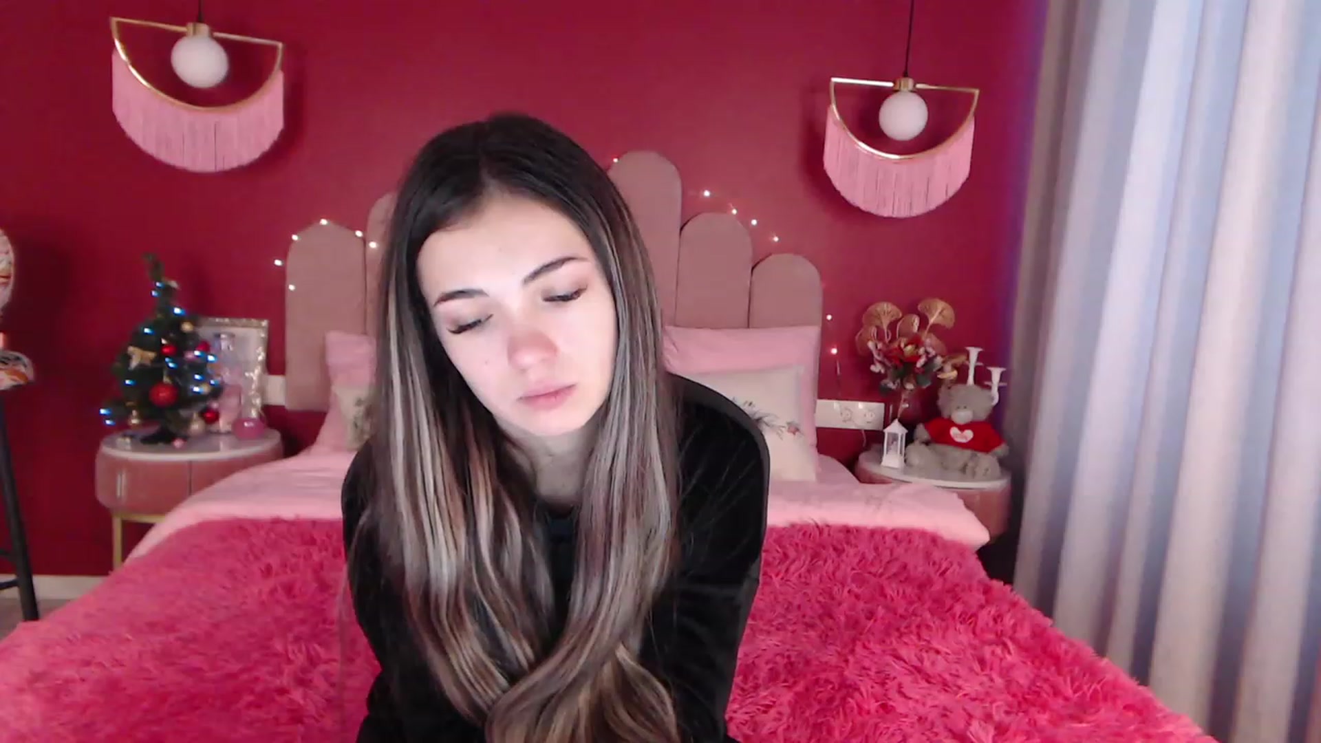 Gallery image thumbnail from AmeliaMFC's myfreecams stream on, 12/29/2022, 08:22 image 11 of 20