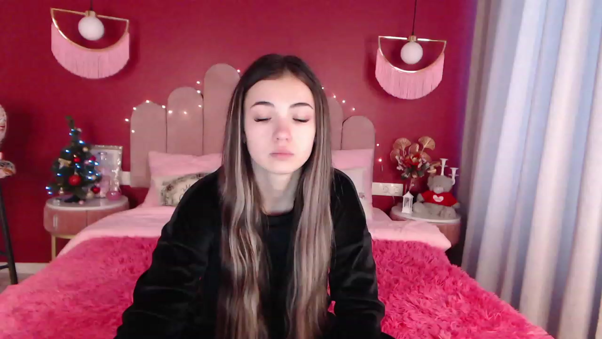 Gallery image thumbnail from AmeliaMFC's myfreecams stream on, 12/29/2022, 08:22 image 4 of 20