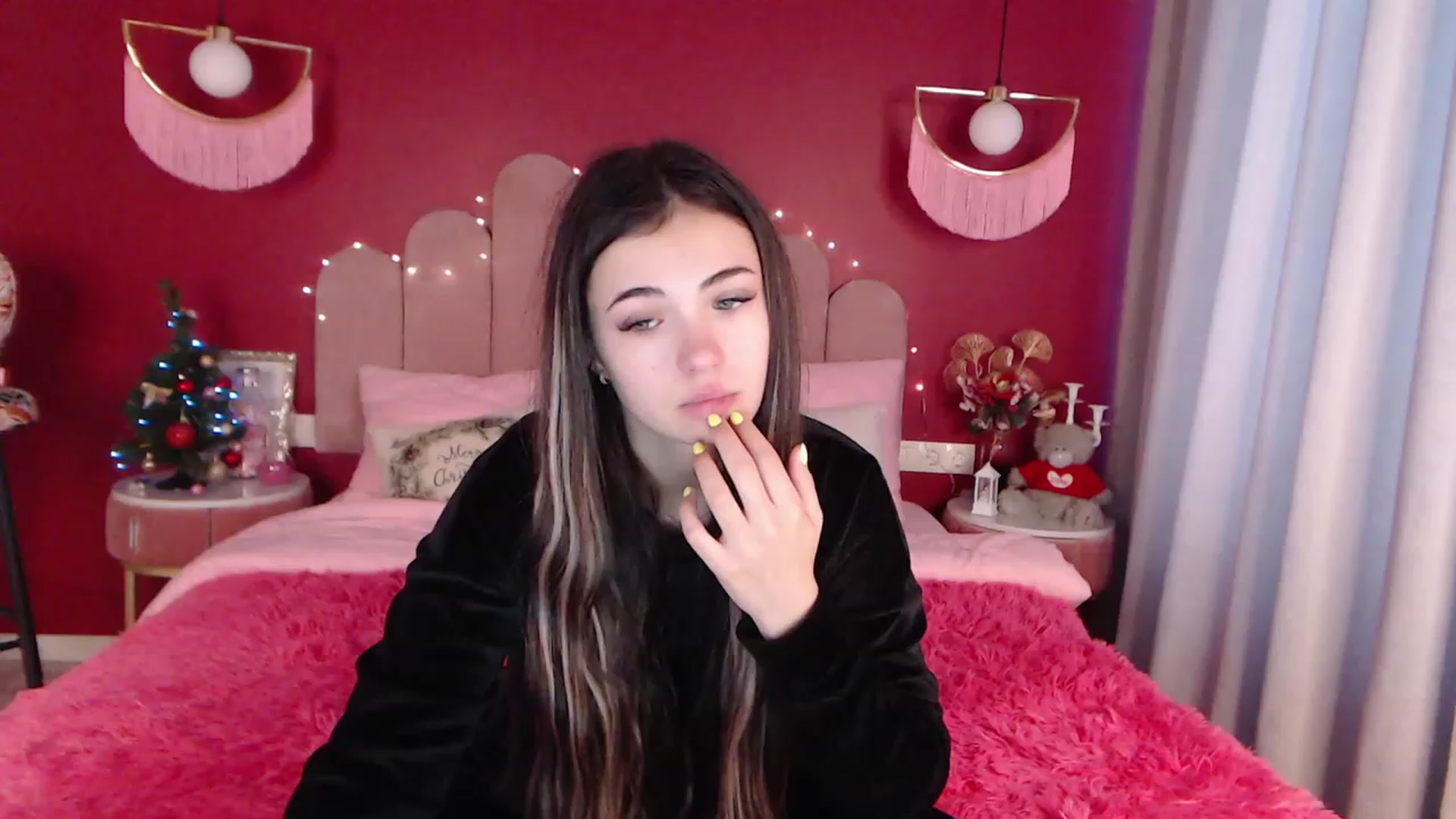 Gallery image thumbnail from AmeliaMFC's myfreecams stream on, 12/29/2022, 08:22 image 3 of 20