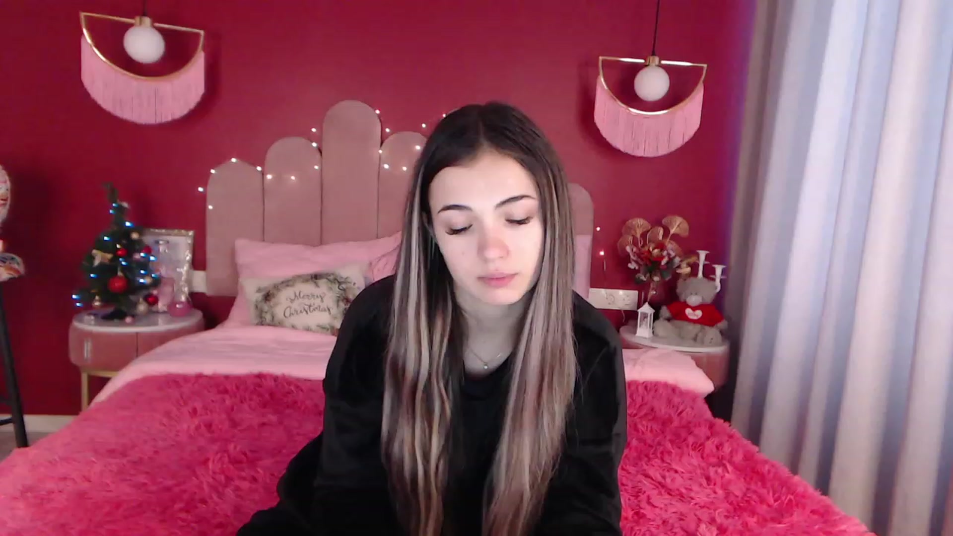 Gallery image thumbnail from AmeliaMFC's myfreecams stream on, 12/29/2022, 08:22 image 17 of 20