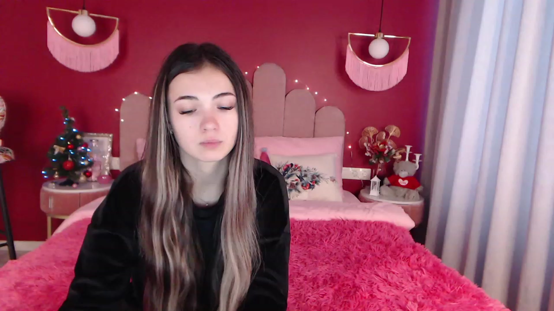 Gallery image thumbnail from AmeliaMFC's myfreecams stream on, 12/29/2022, 08:22 image 8 of 20