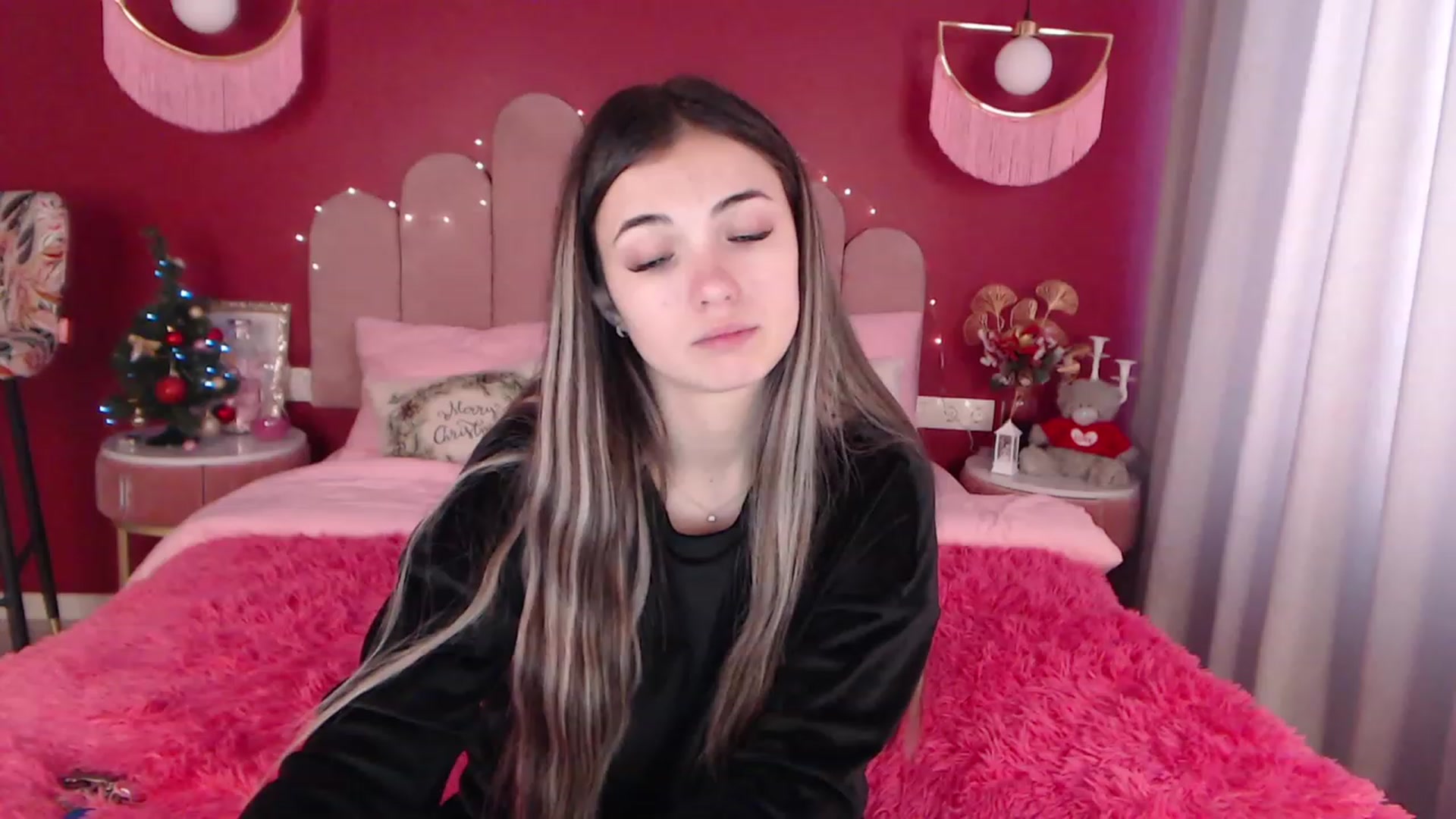 Gallery image thumbnail from AmeliaMFC's myfreecams stream on, 12/29/2022, 09:38 image 10 of 20