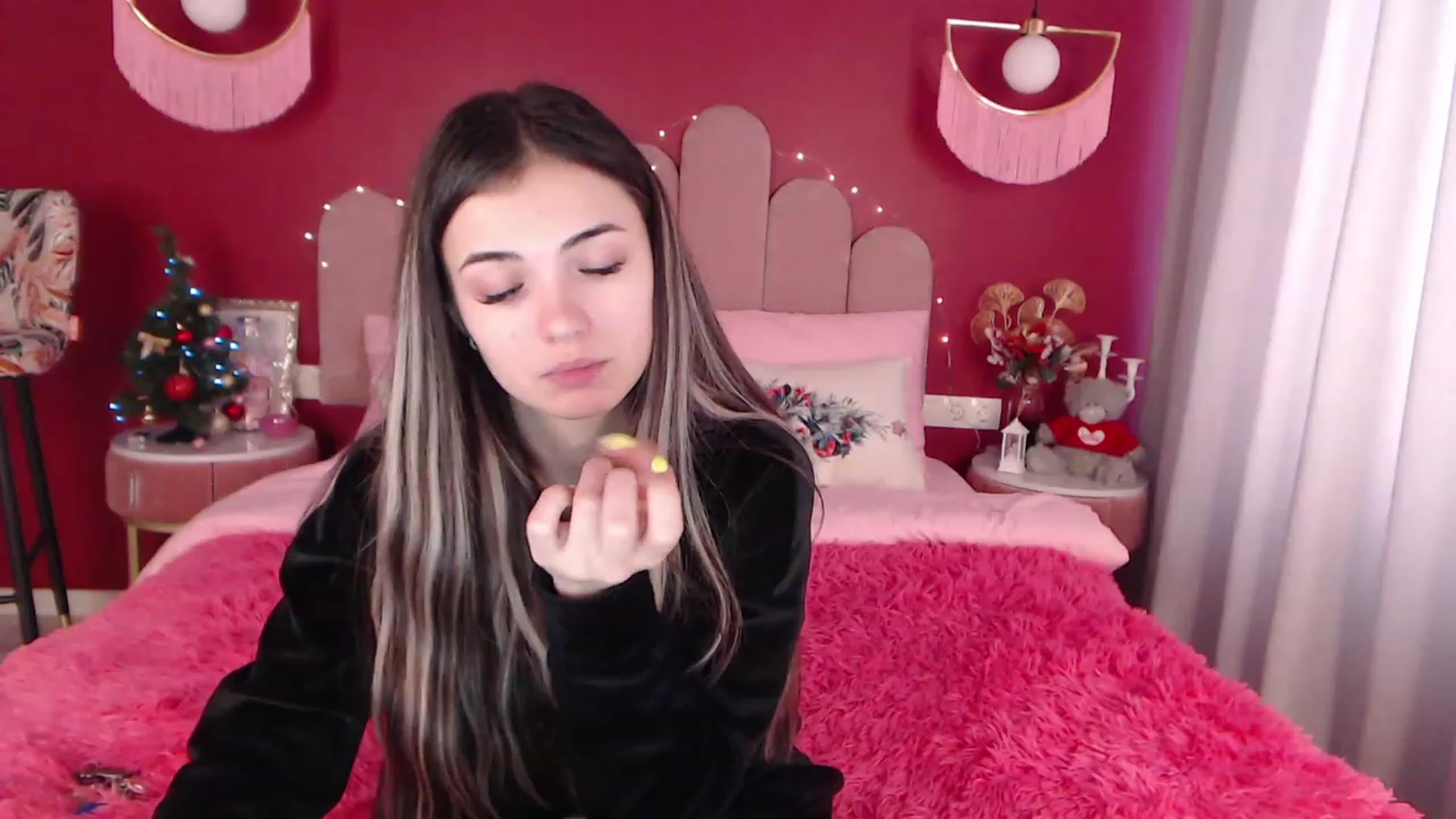 Gallery image thumbnail from AmeliaMFC's myfreecams stream on, 12/29/2022, 09:38 image 20 of 20