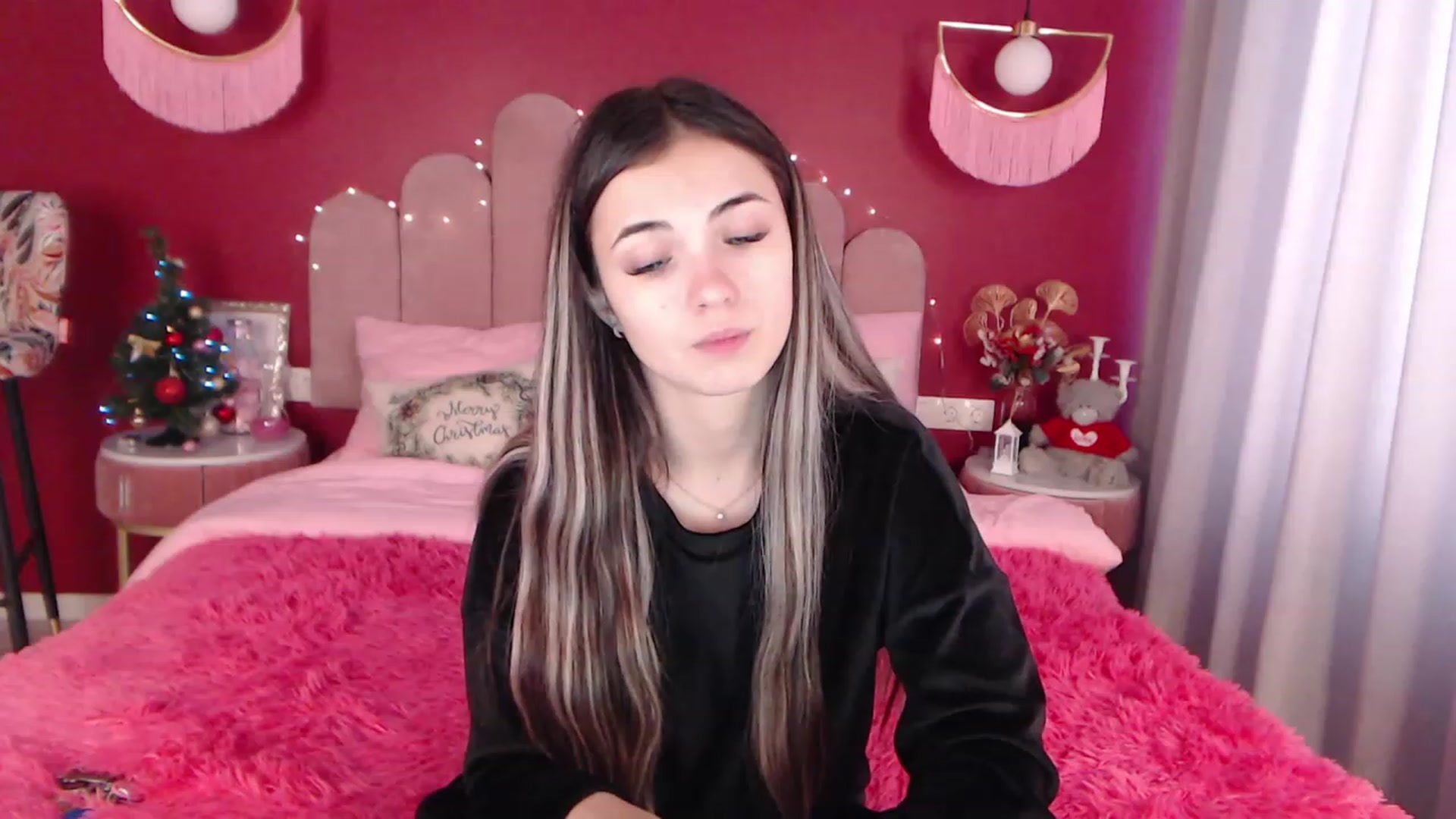 Gallery image thumbnail from AmeliaMFC's myfreecams stream on, 12/29/2022, 09:38 image 4 of 20