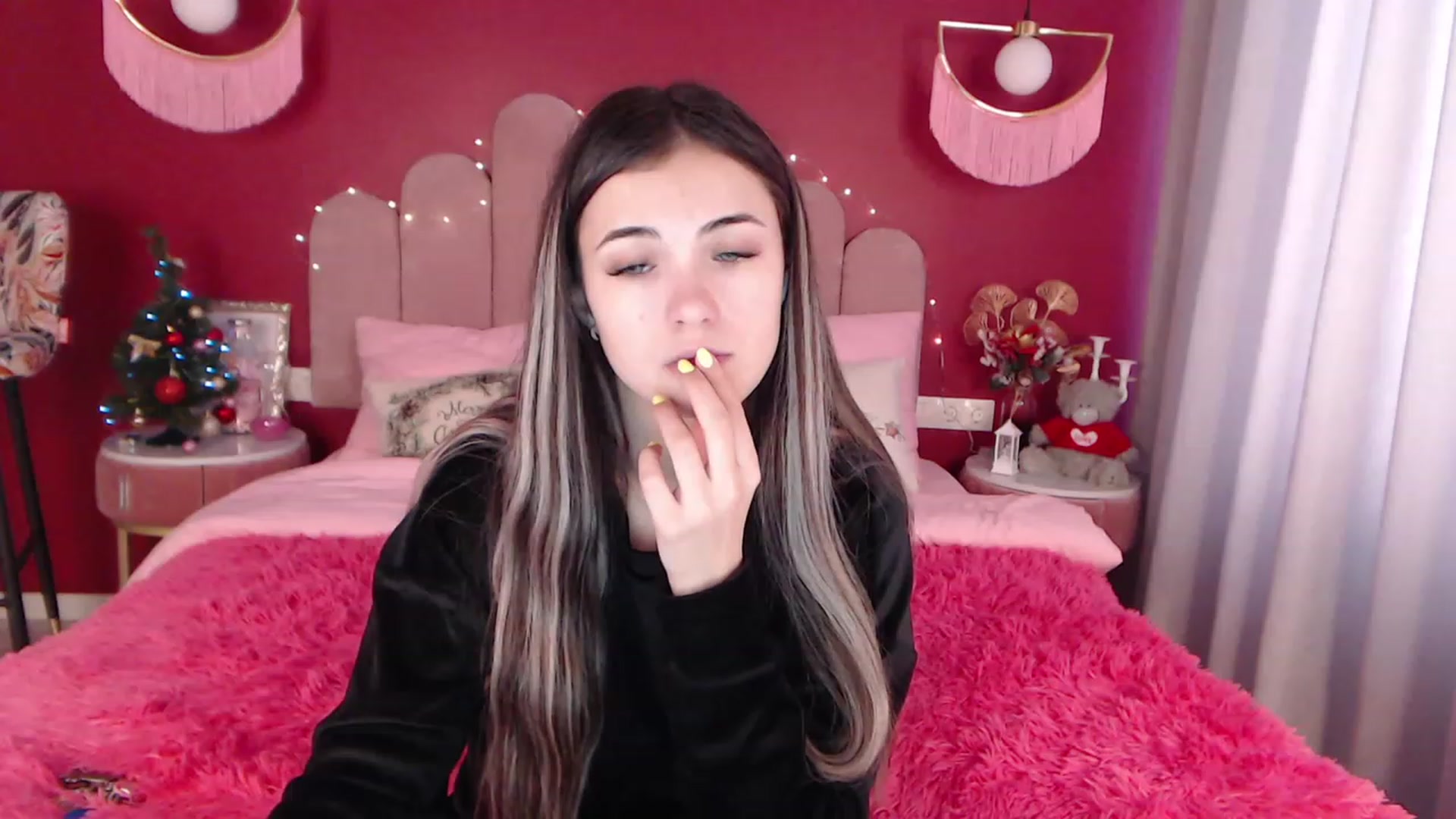 Gallery image thumbnail from AmeliaMFC's myfreecams stream on, 12/29/2022, 09:38 image 8 of 20