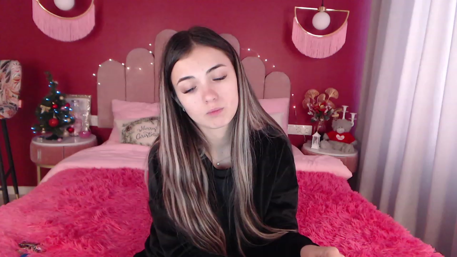 Gallery image thumbnail from AmeliaMFC's myfreecams stream on, 12/29/2022, 09:38 image 11 of 20