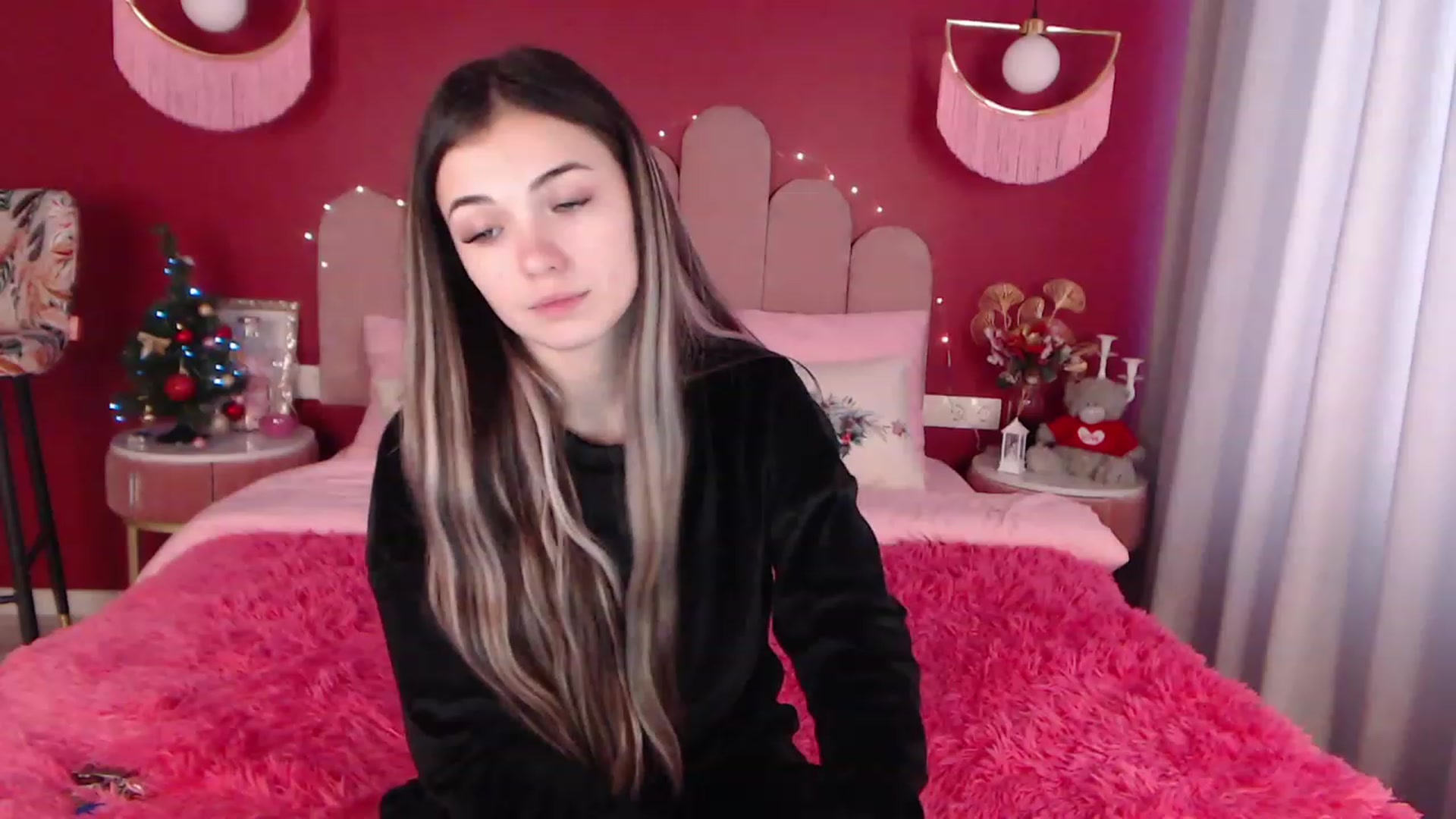 Gallery image thumbnail from AmeliaMFC's myfreecams stream on, 12/29/2022, 09:38 image 18 of 20