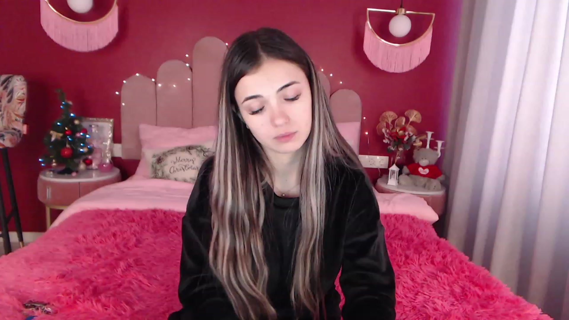 Gallery image thumbnail from AmeliaMFC's myfreecams stream on, 12/29/2022, 09:38 image 12 of 20