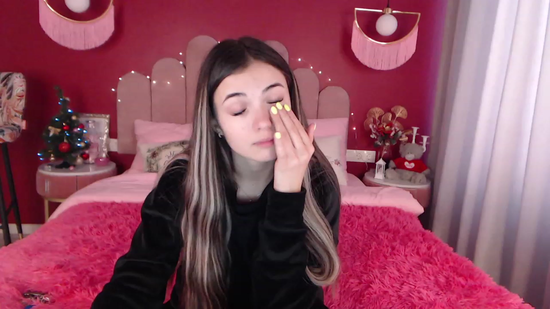 Gallery image thumbnail from AmeliaMFC's myfreecams stream on, 12/29/2022, 09:38 image 9 of 20
