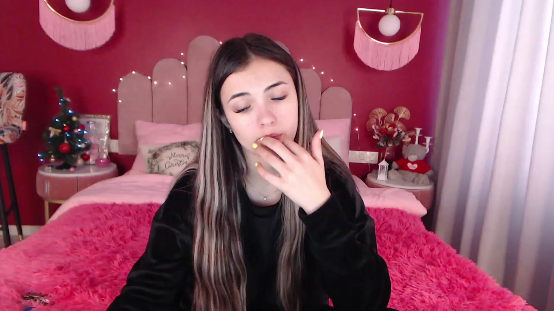 Gallery image thumbnail from AmeliaMFC's myfreecams stream on, 12/29/2022, 09:38 image 7 of 20