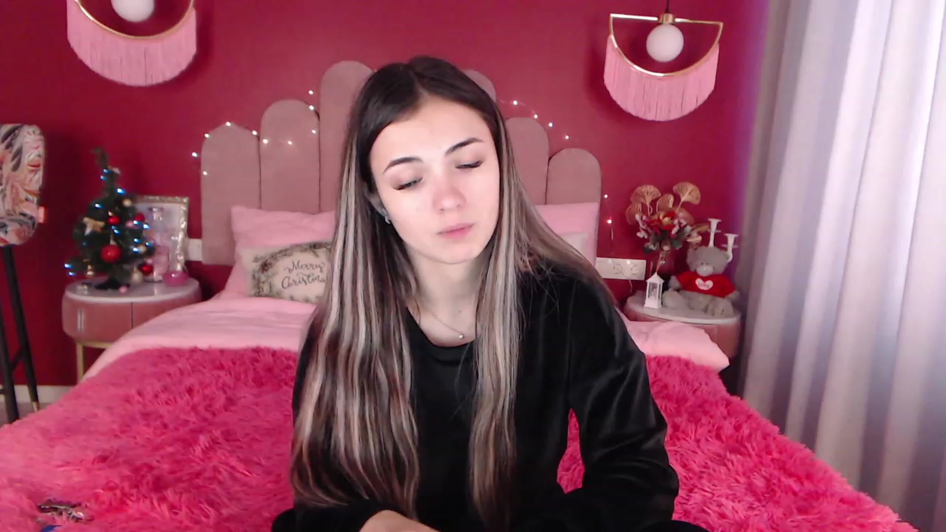 Gallery image thumbnail from AmeliaMFC's myfreecams stream on, 12/29/2022, 09:38 image 6 of 20