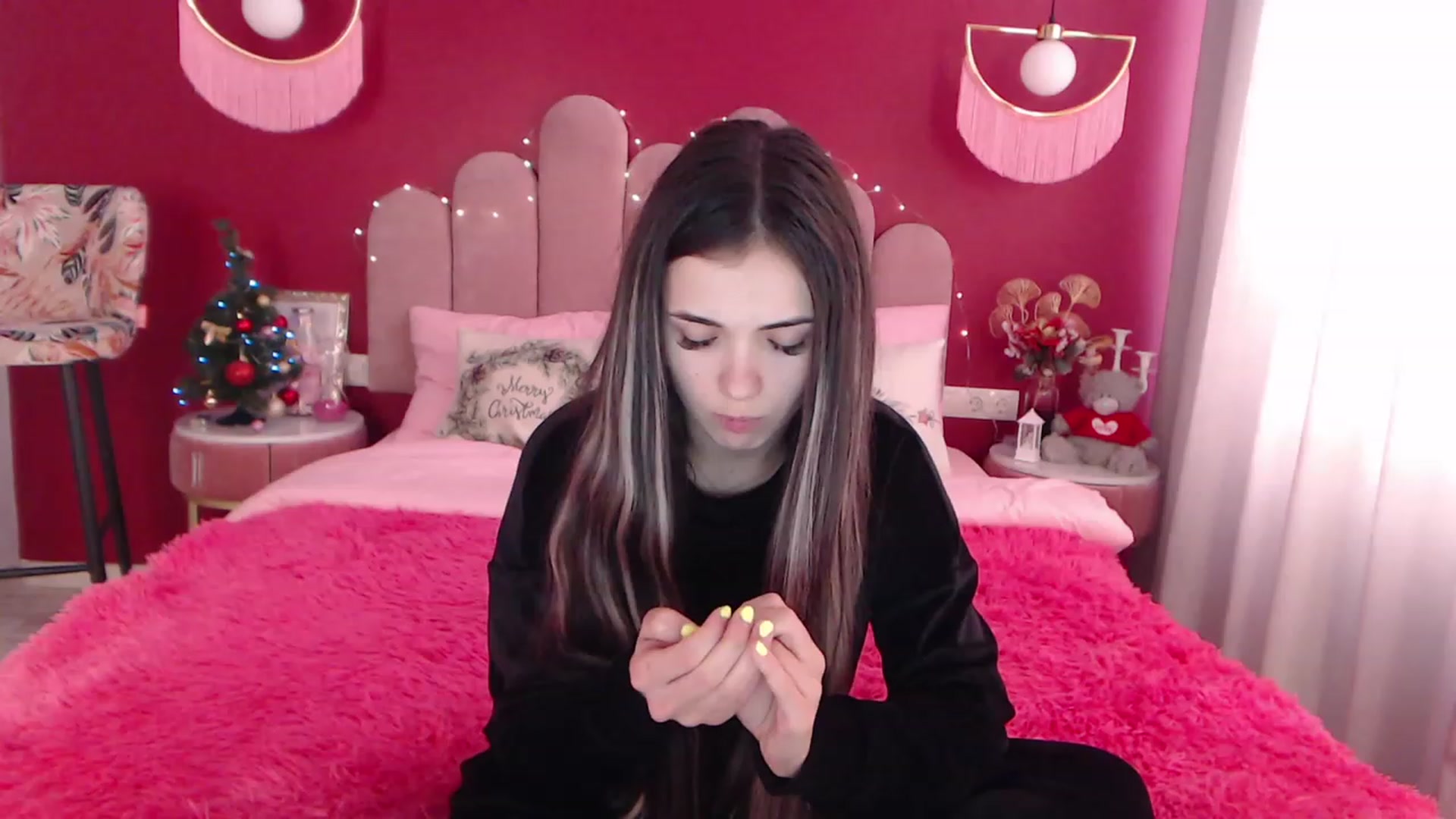 Gallery image thumbnail from AmeliaMFC's myfreecams stream on, 12/29/2022, 13:04 image 10 of 20