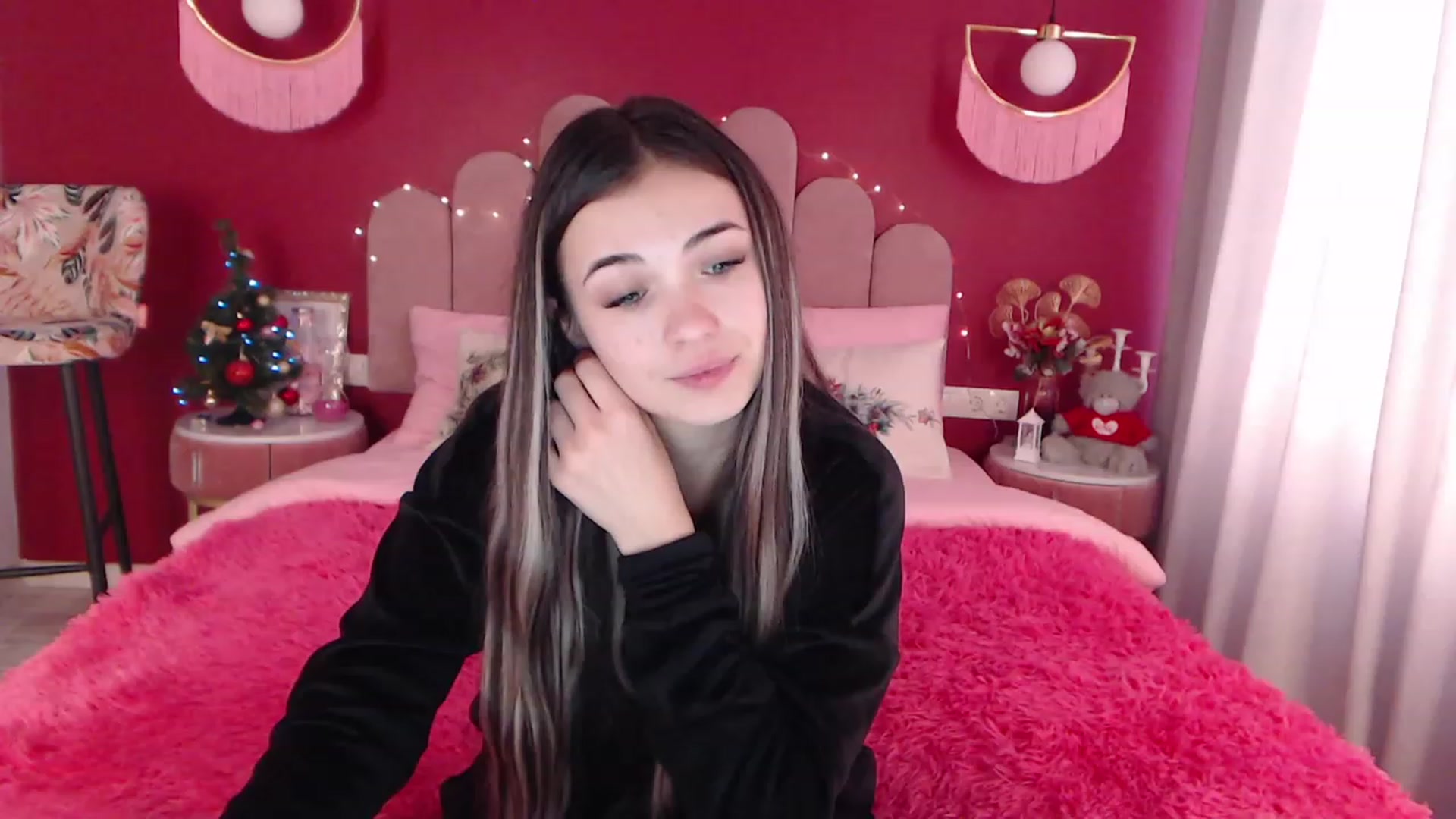 Gallery image thumbnail from AmeliaMFC's myfreecams stream on, 12/29/2022, 13:04 image 15 of 20